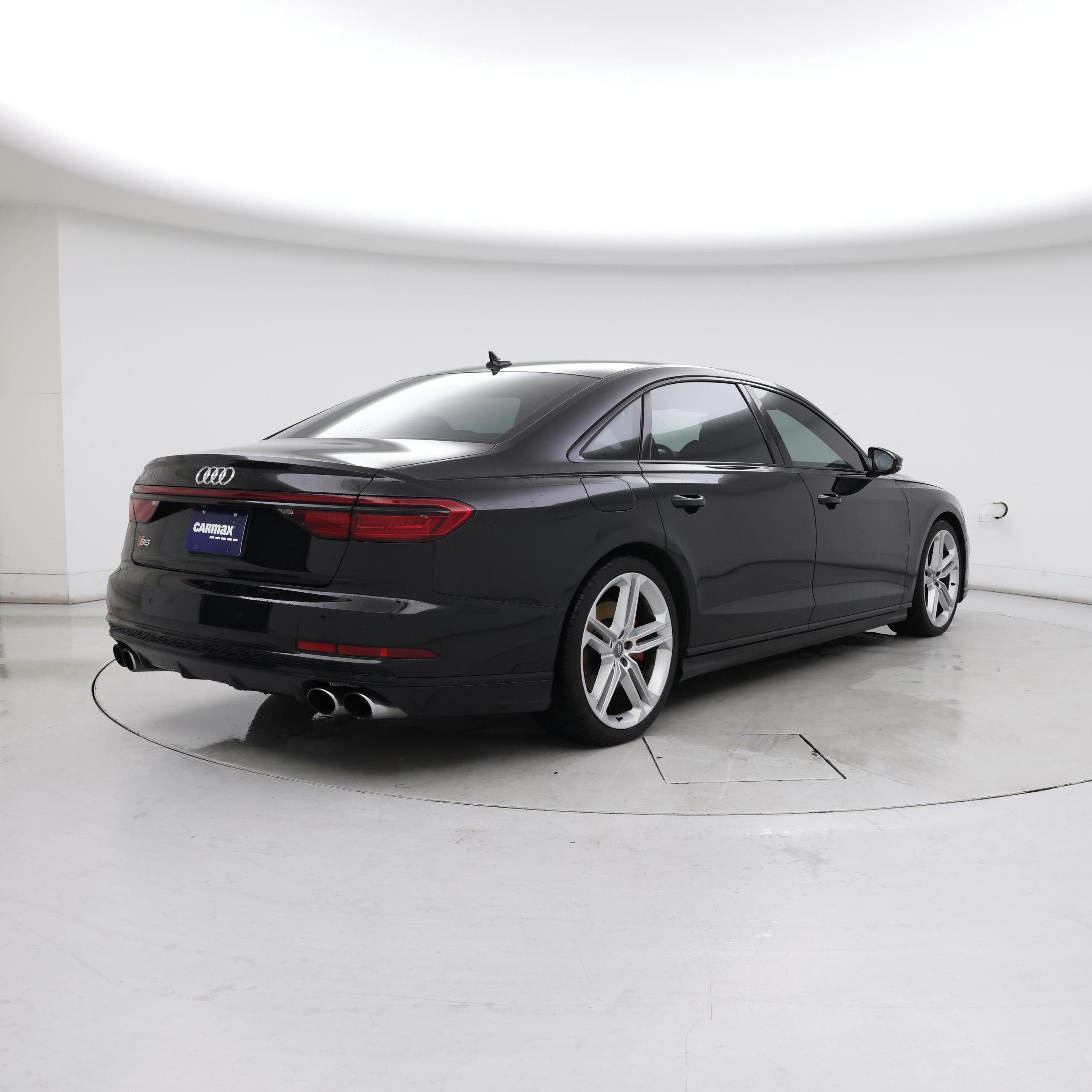 Thumbnail: 2020 Audi S8 - 8