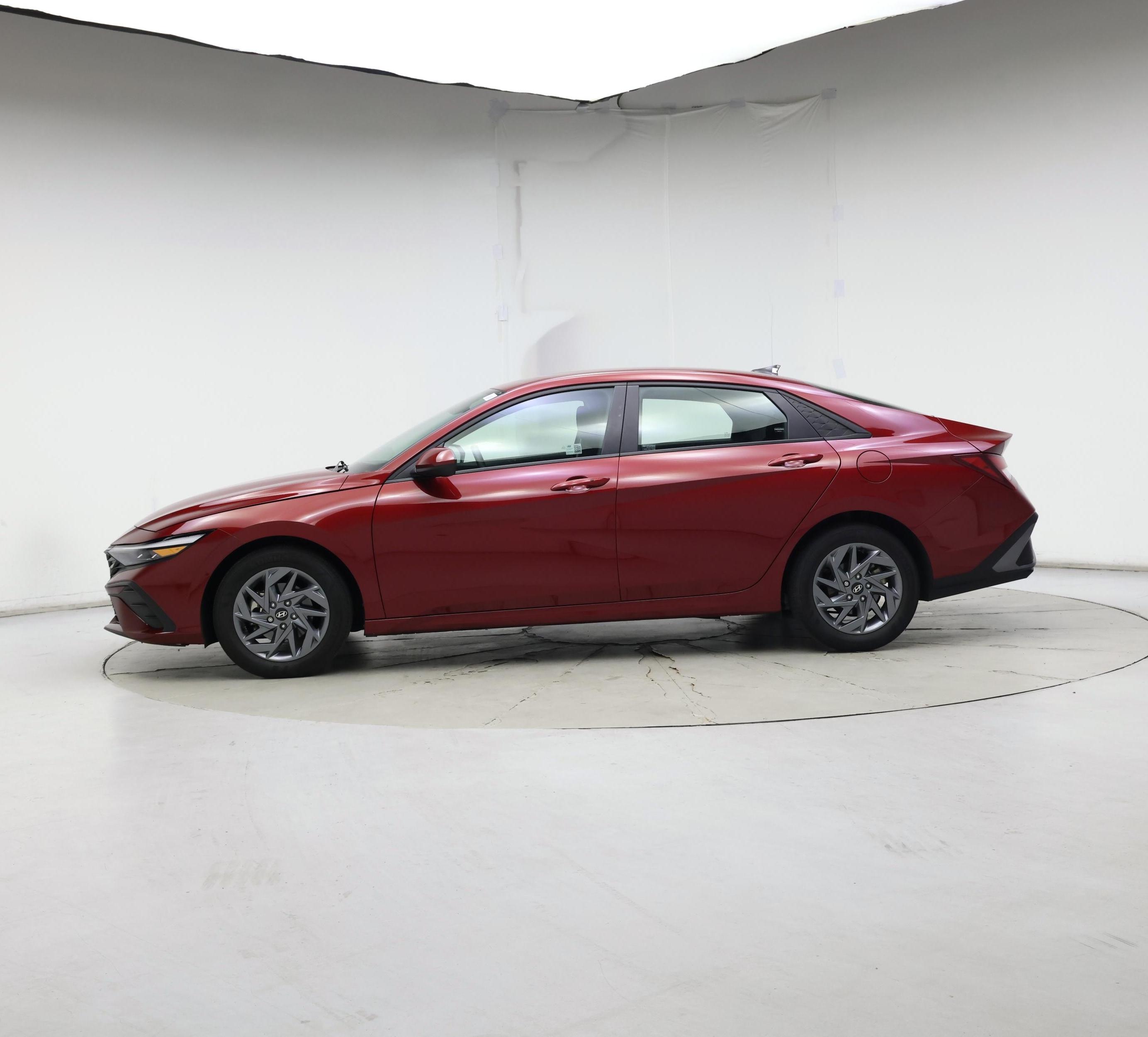 Thumbnail: 2024 Hyundai Elantra - 3
