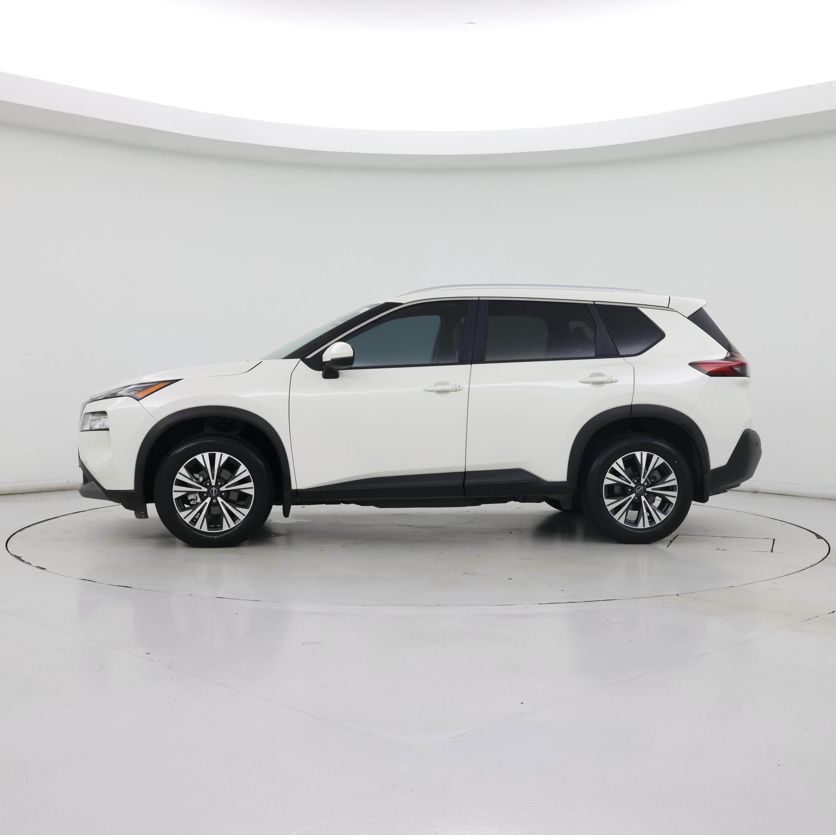 Thumbnail: 2022 Nissan Rogue - 3