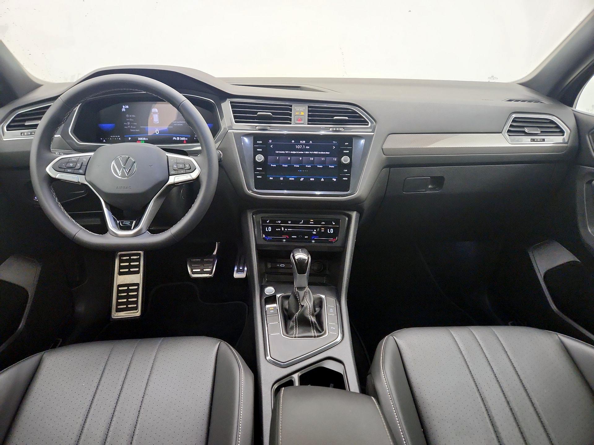Thumbnail: 2023 Volkswagen Tiguan - 9