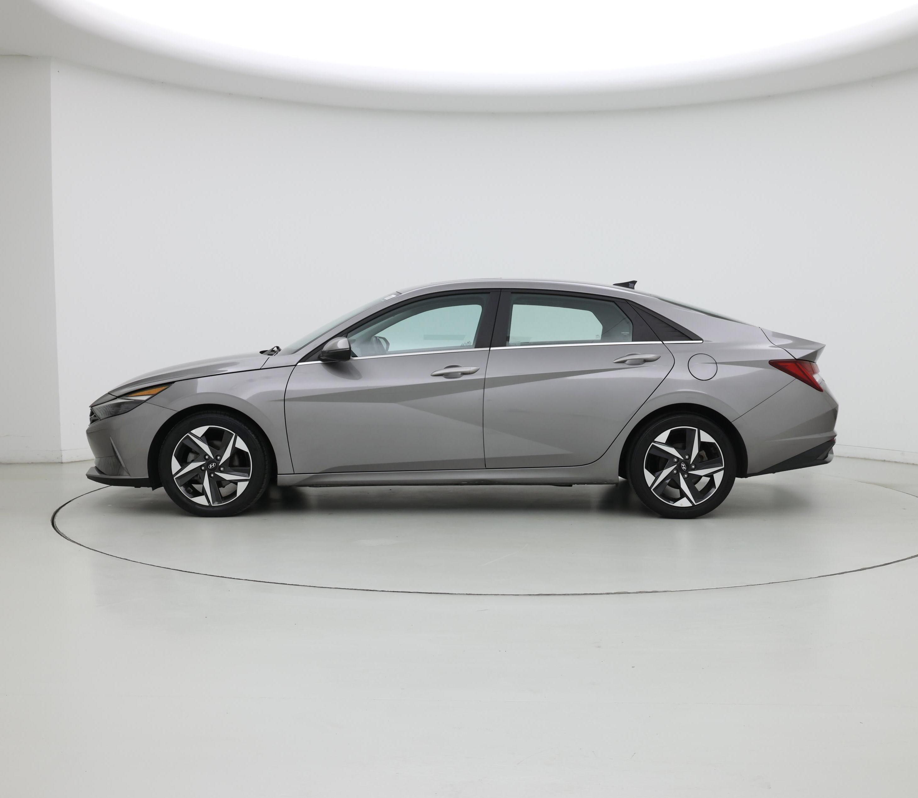Thumbnail: 2023 Hyundai Elantra - 3