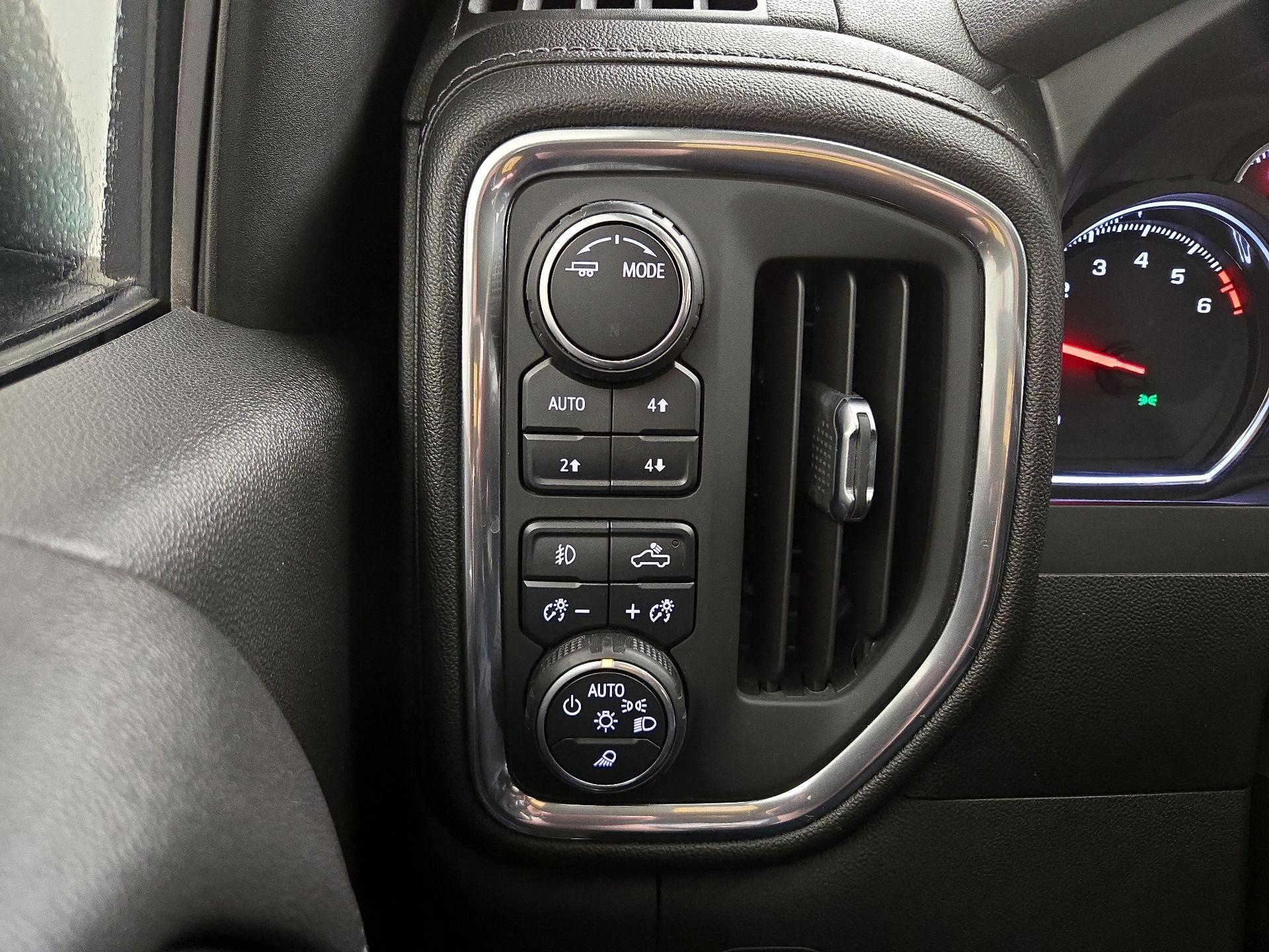 Thumbnail: 2020 Chevrolet Silverado 1500 - 13