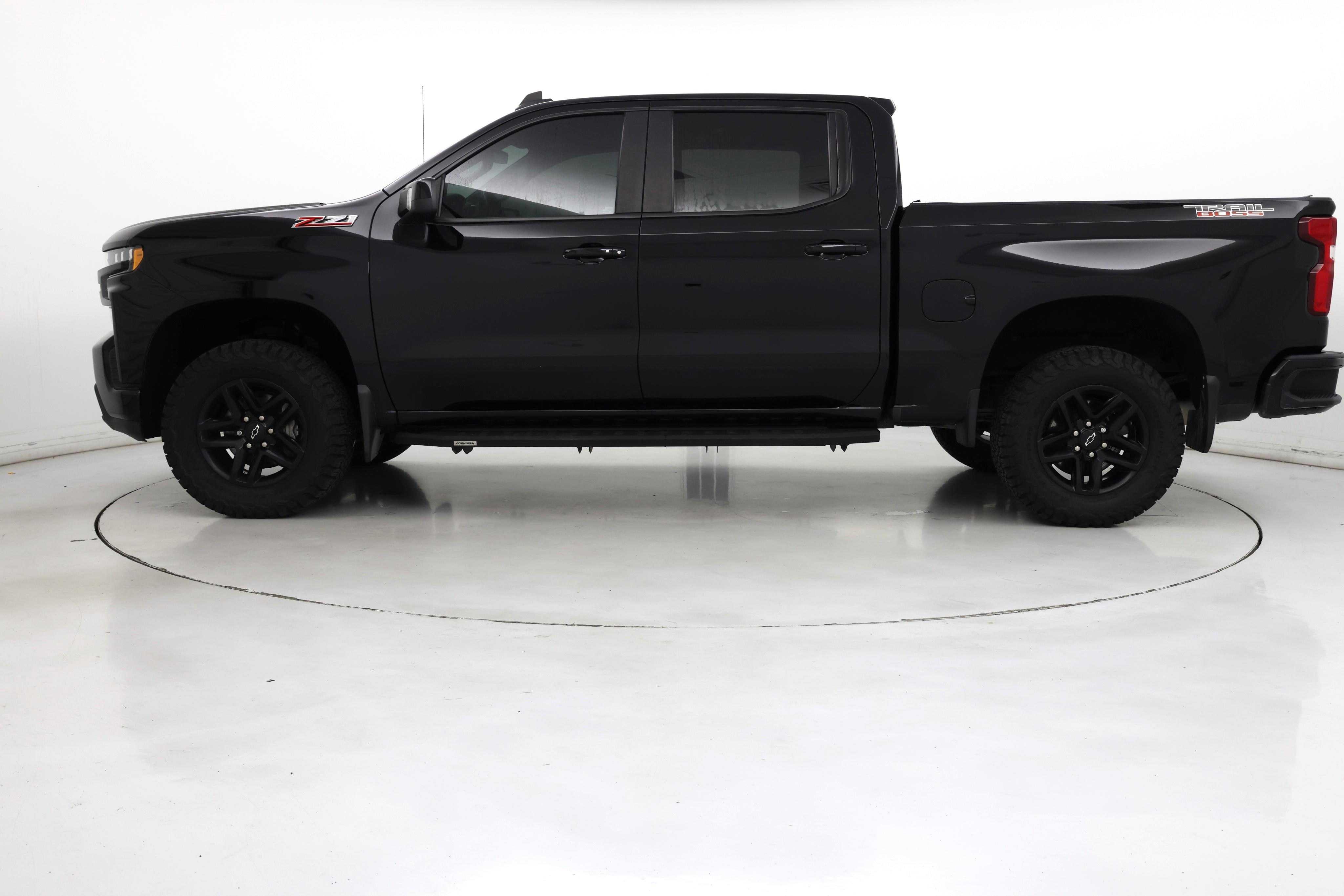 Thumbnail: 2020 Chevrolet Silverado 1500 - 3