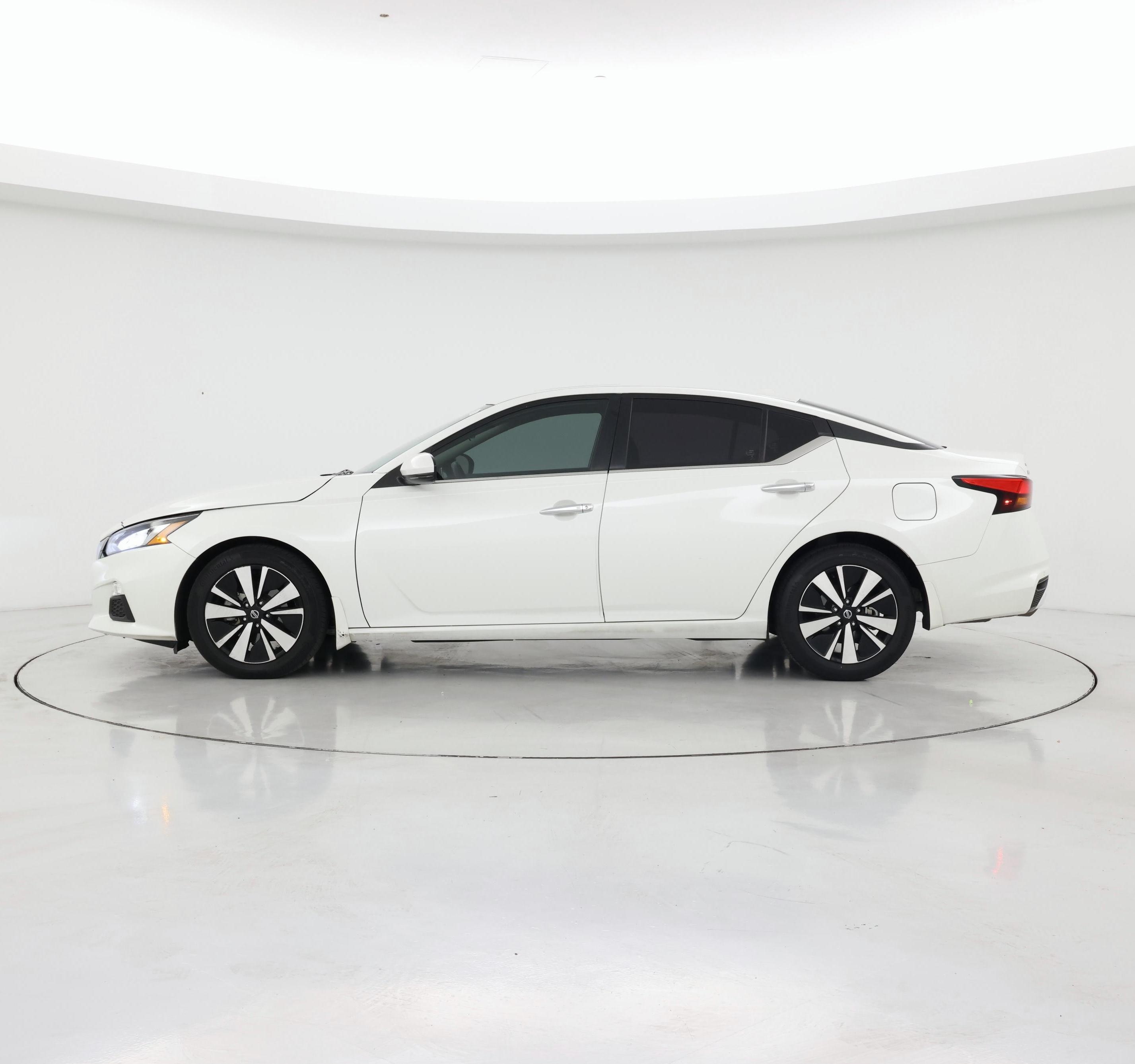 Thumbnail: 2022 Nissan Altima - 3
