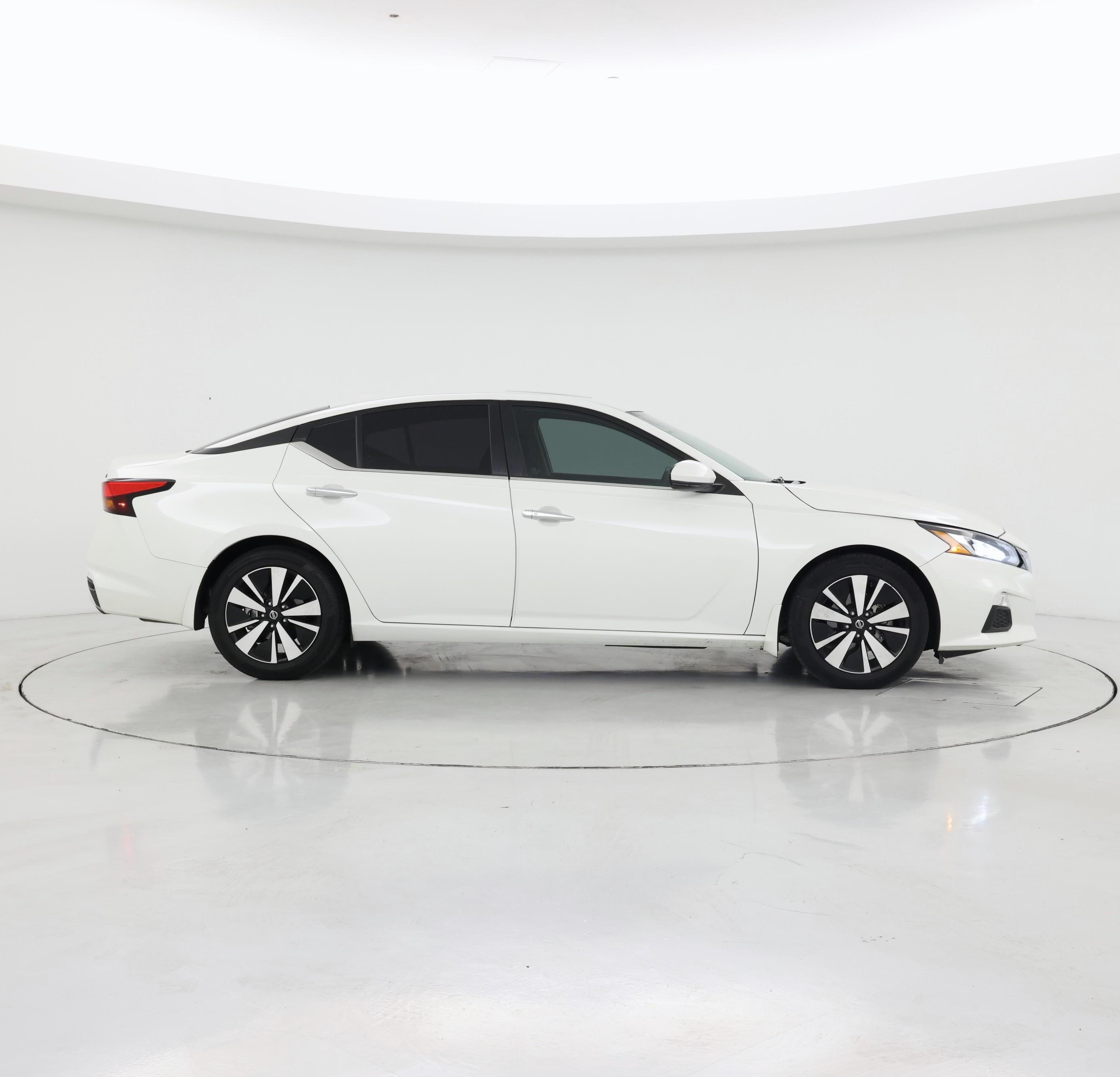Thumbnail: 2022 Nissan Altima - 7