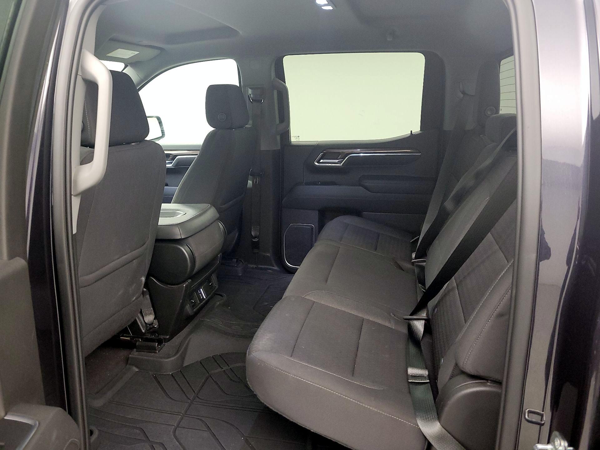 Thumbnail: 2022 Chevrolet Silverado 1500 - 17