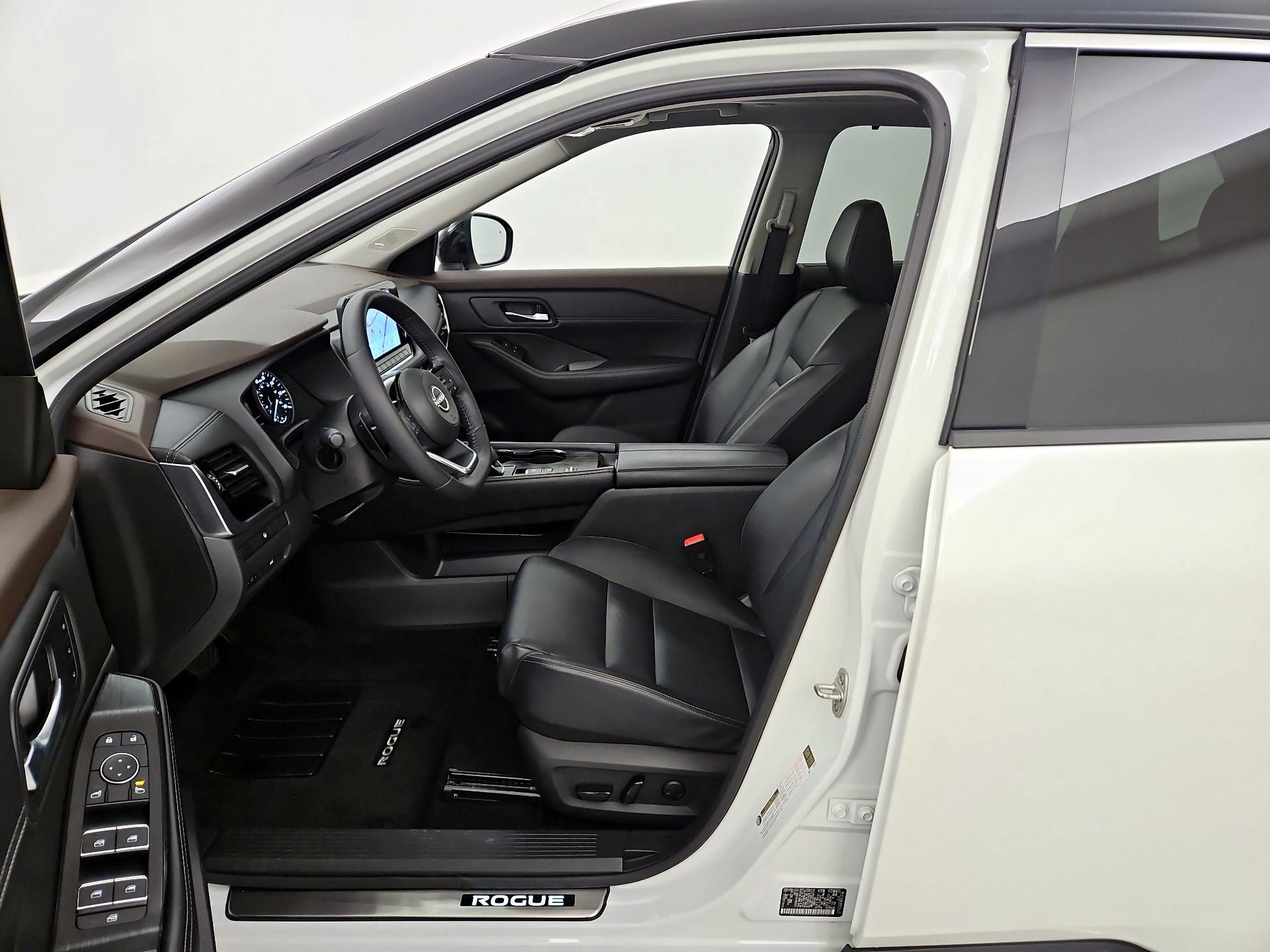 Thumbnail: 2023 Nissan Rogue - 11