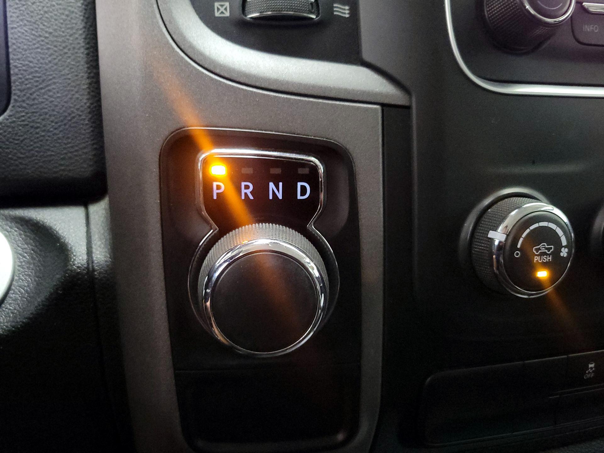Thumbnail: 2019 RAM 1500 Classic - 16