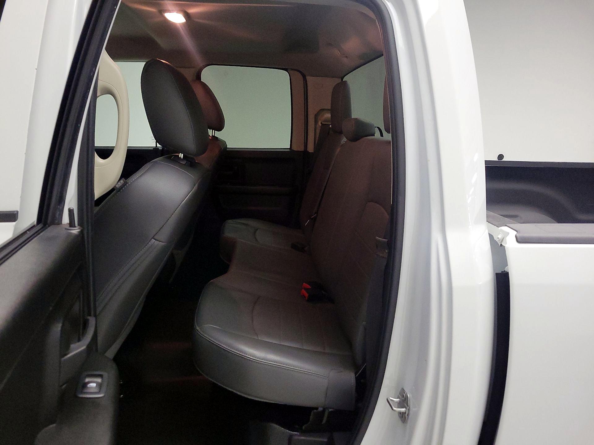 Thumbnail: 2019 RAM 1500 Classic - 18