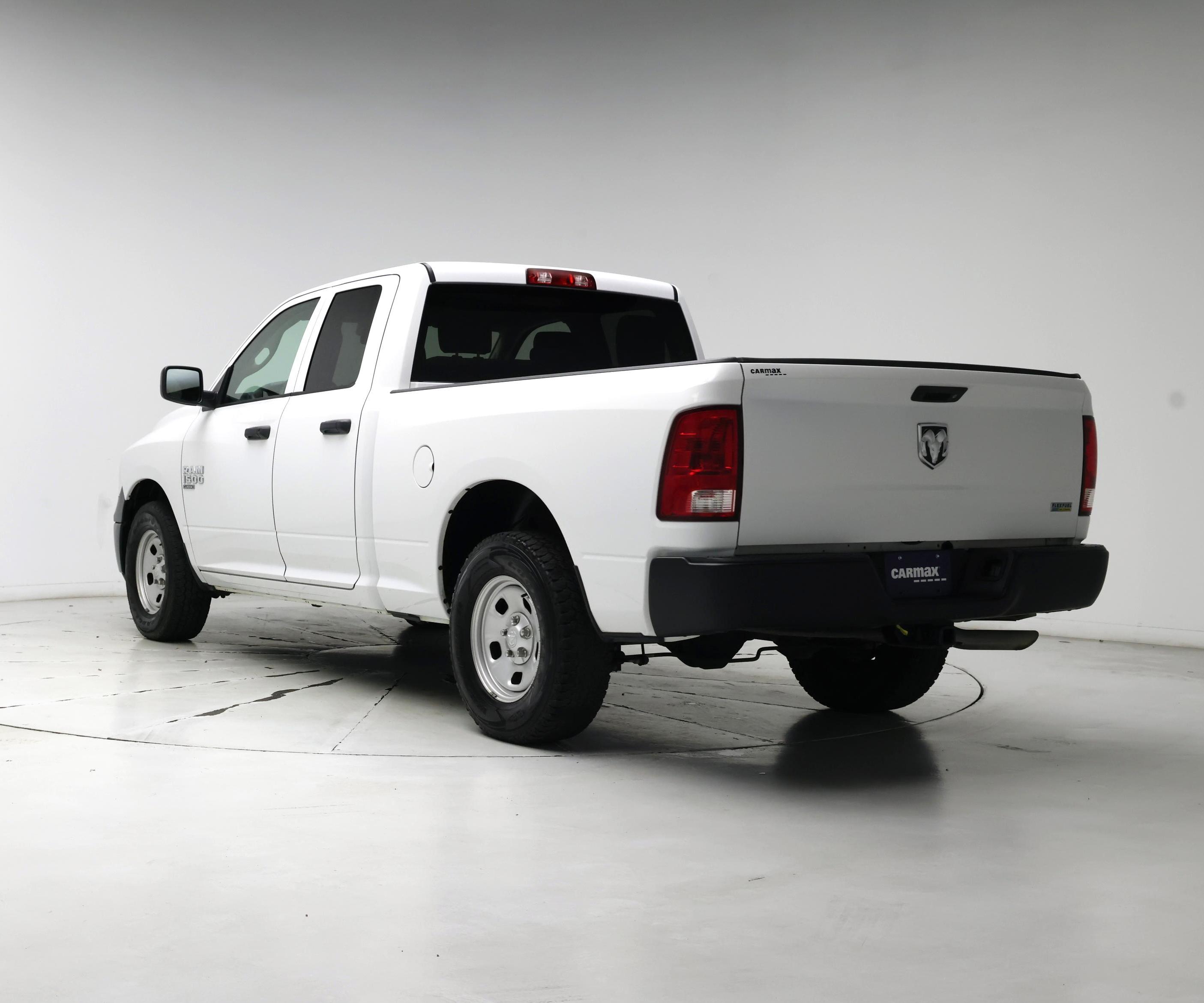 Thumbnail: 2019 RAM 1500 Classic - 2
