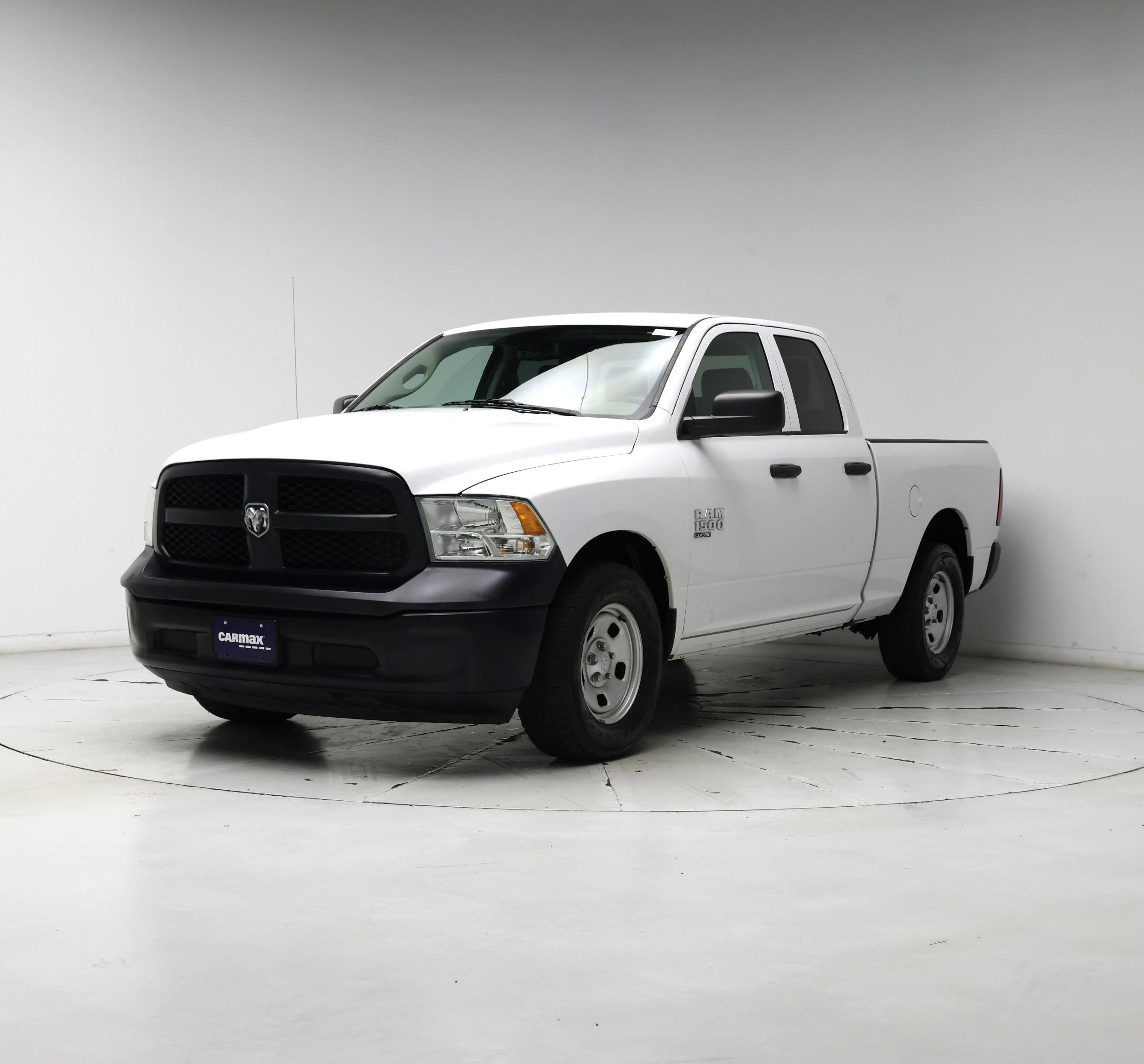 Thumbnail: 2019 RAM 1500 Classic - 4