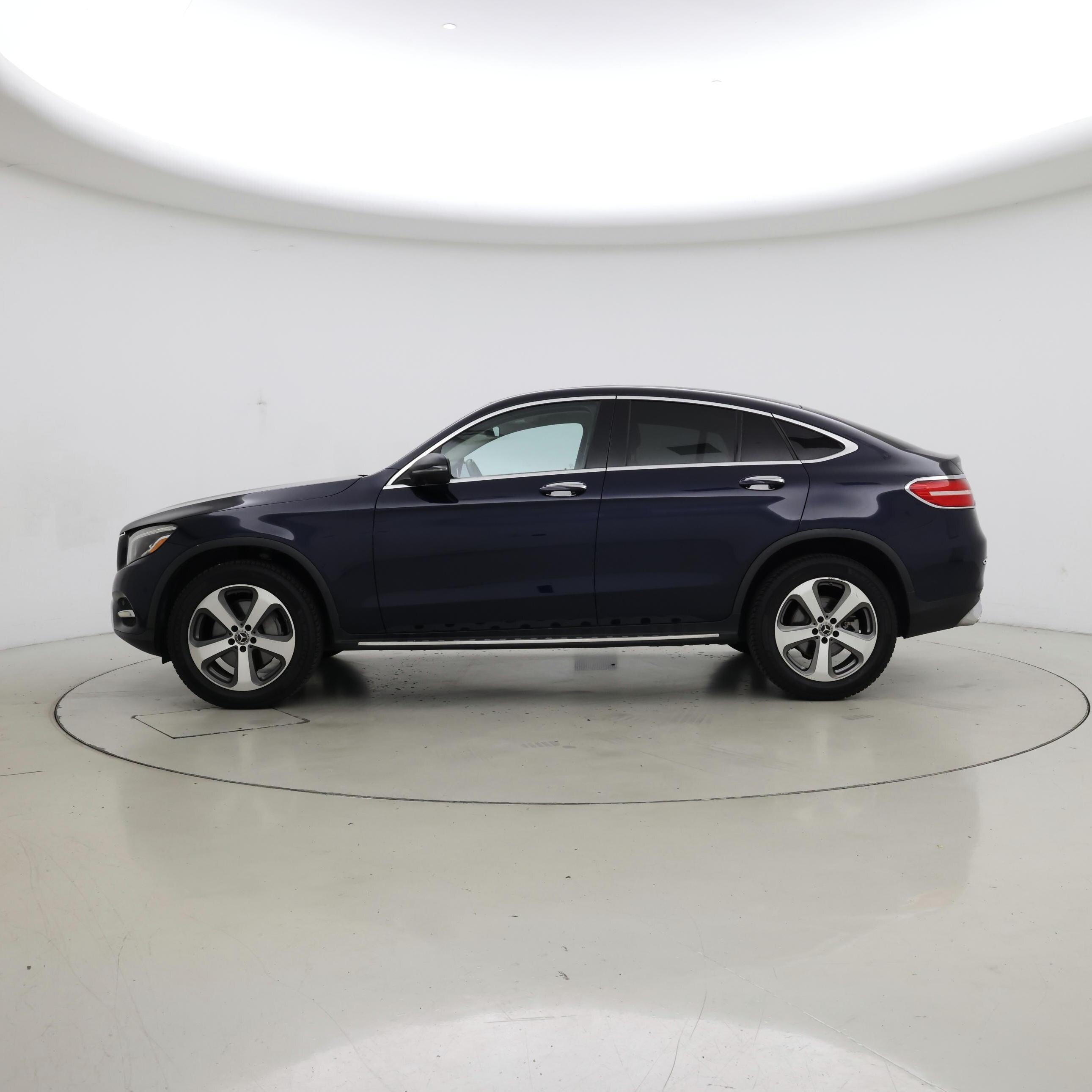 Thumbnail: 2017 Mercedes-Benz GLC - 3