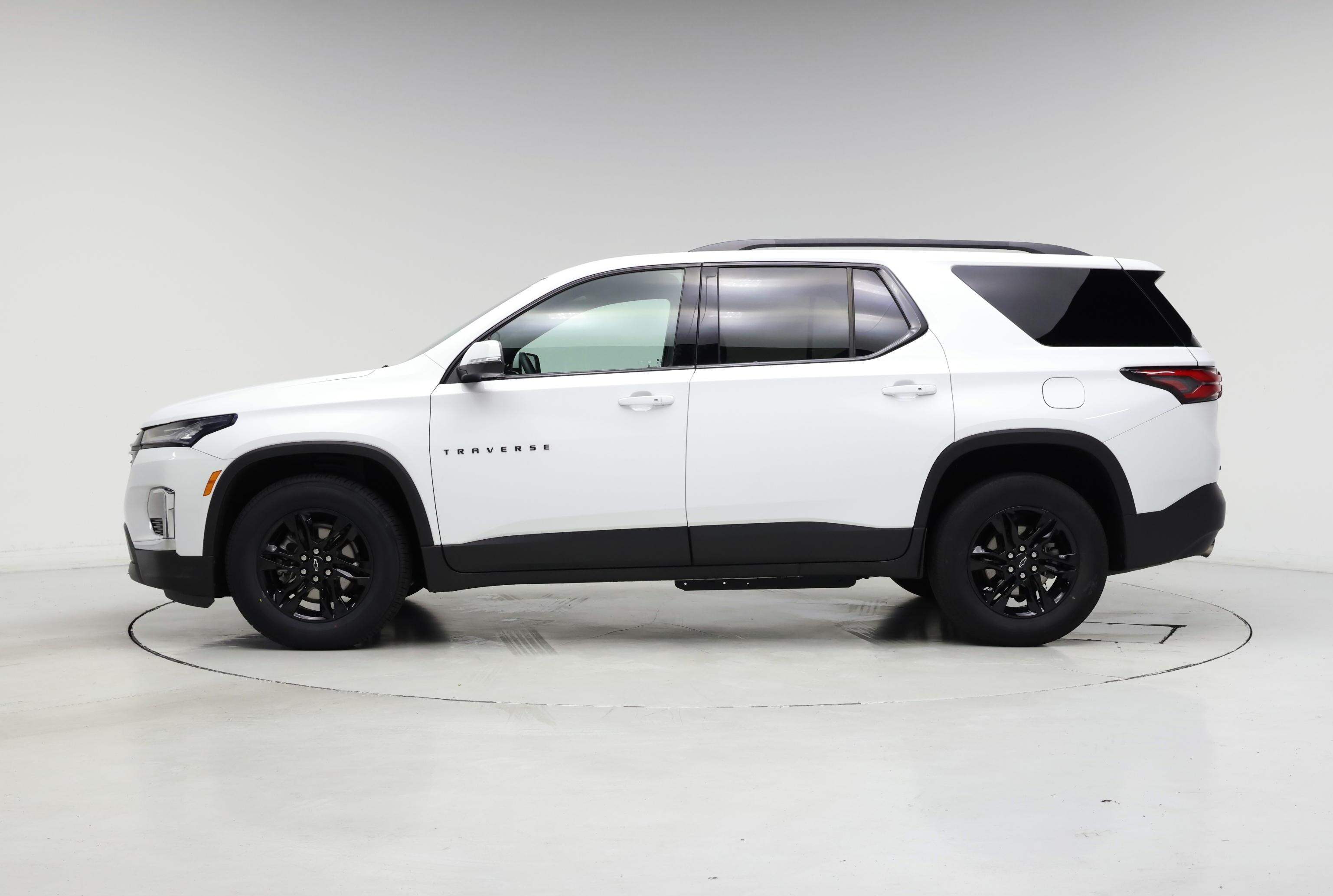 Thumbnail: 2022 Chevrolet Traverse - 3