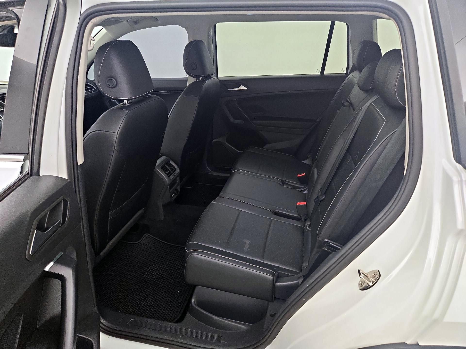 Thumbnail: 2021 Volkswagen Tiguan - 20