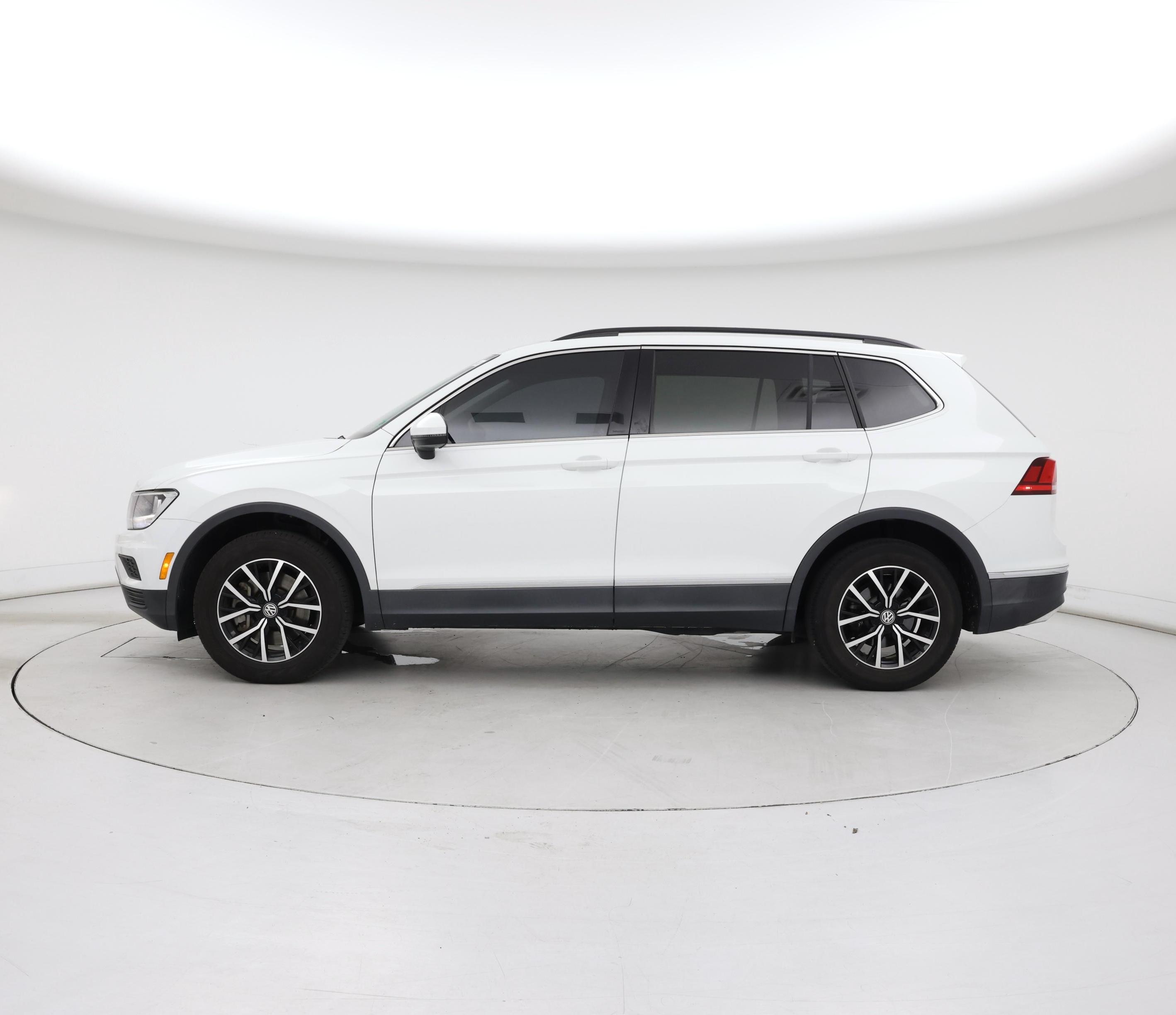 Thumbnail: 2021 Volkswagen Tiguan - 3