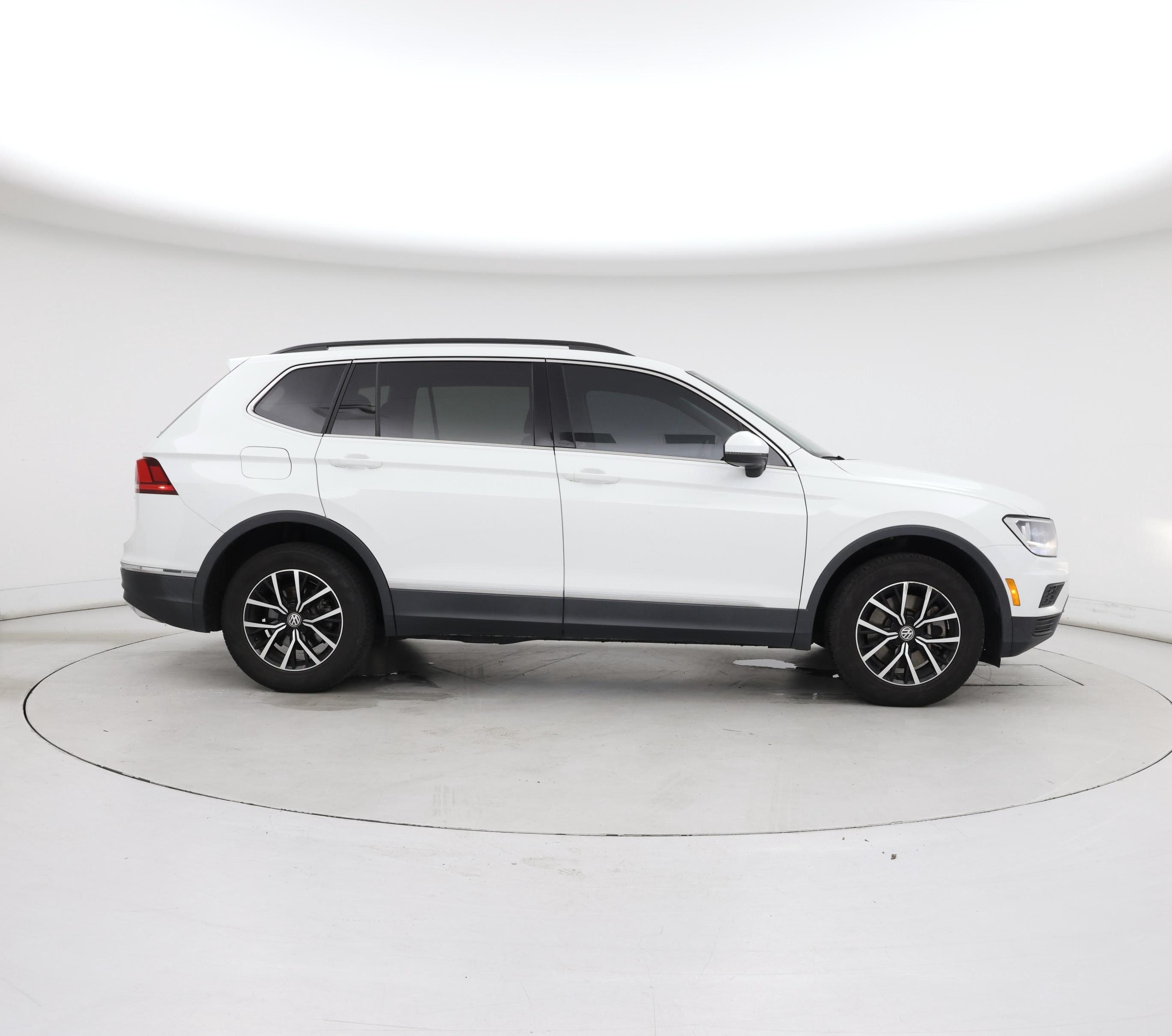 Thumbnail: 2021 Volkswagen Tiguan - 7