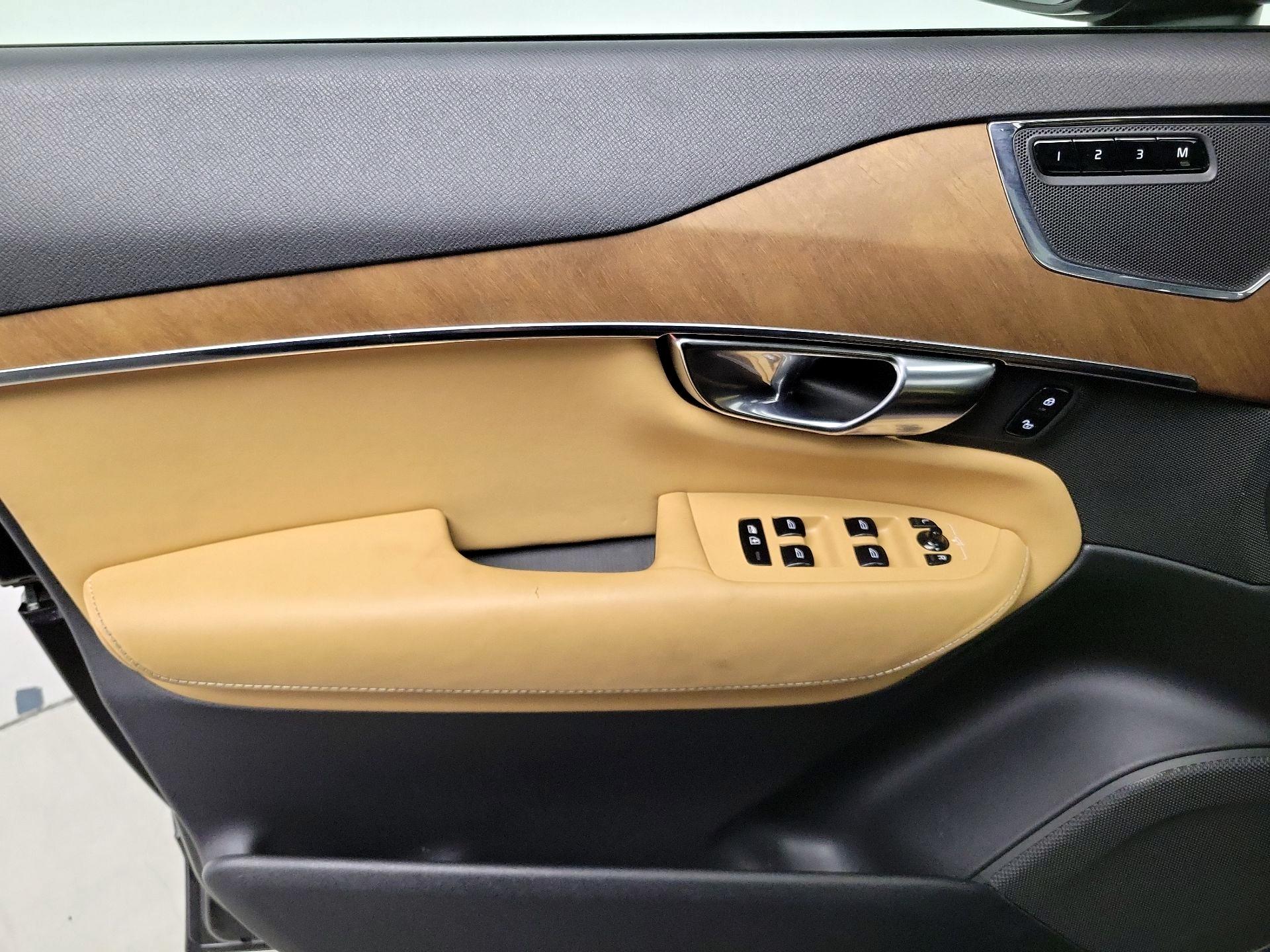 Thumbnail: 2018 Volvo XC90 - 12