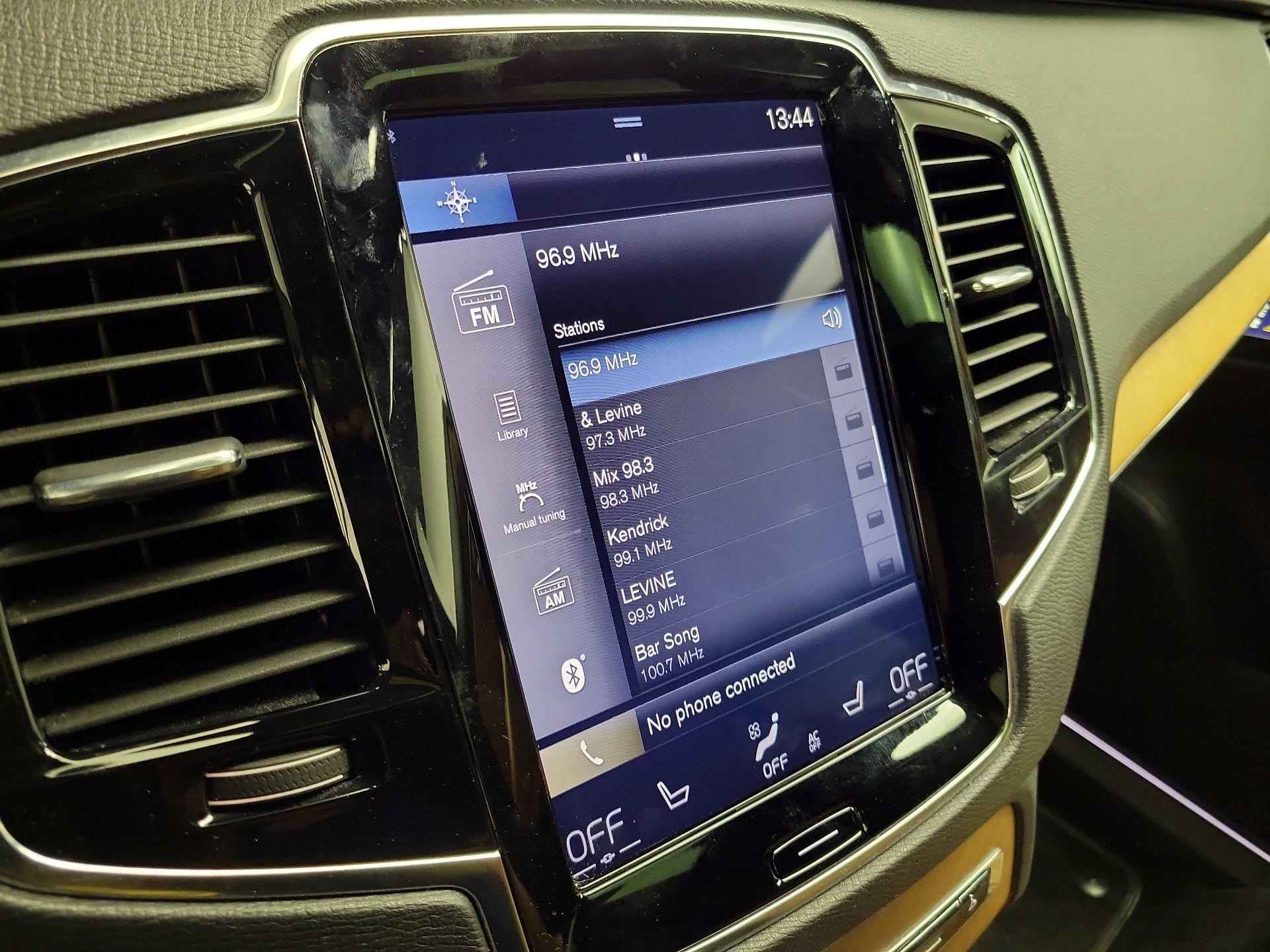 Thumbnail: 2018 Volvo XC90 - 15