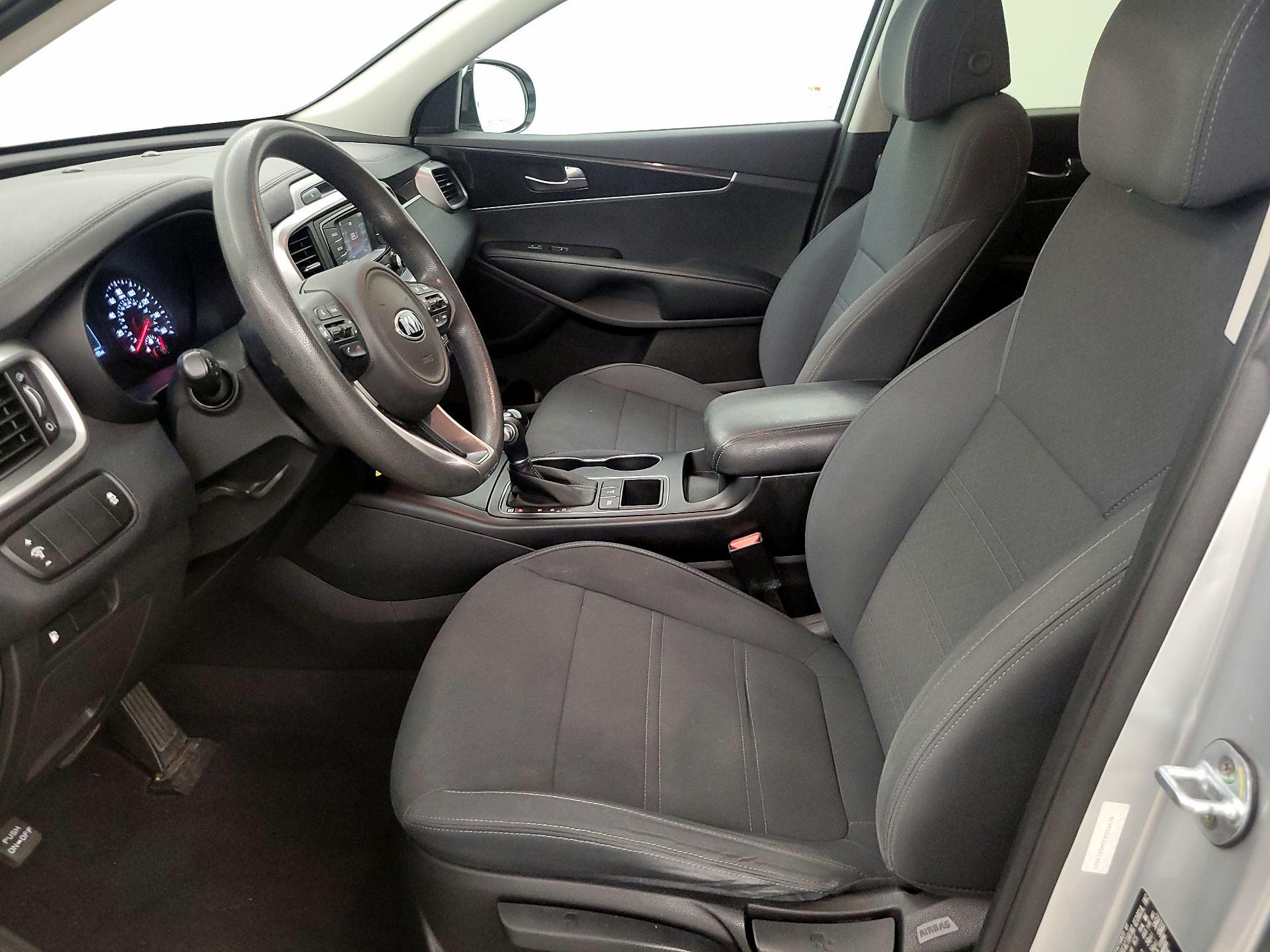 Thumbnail: 2017 Kia Sorento - 11