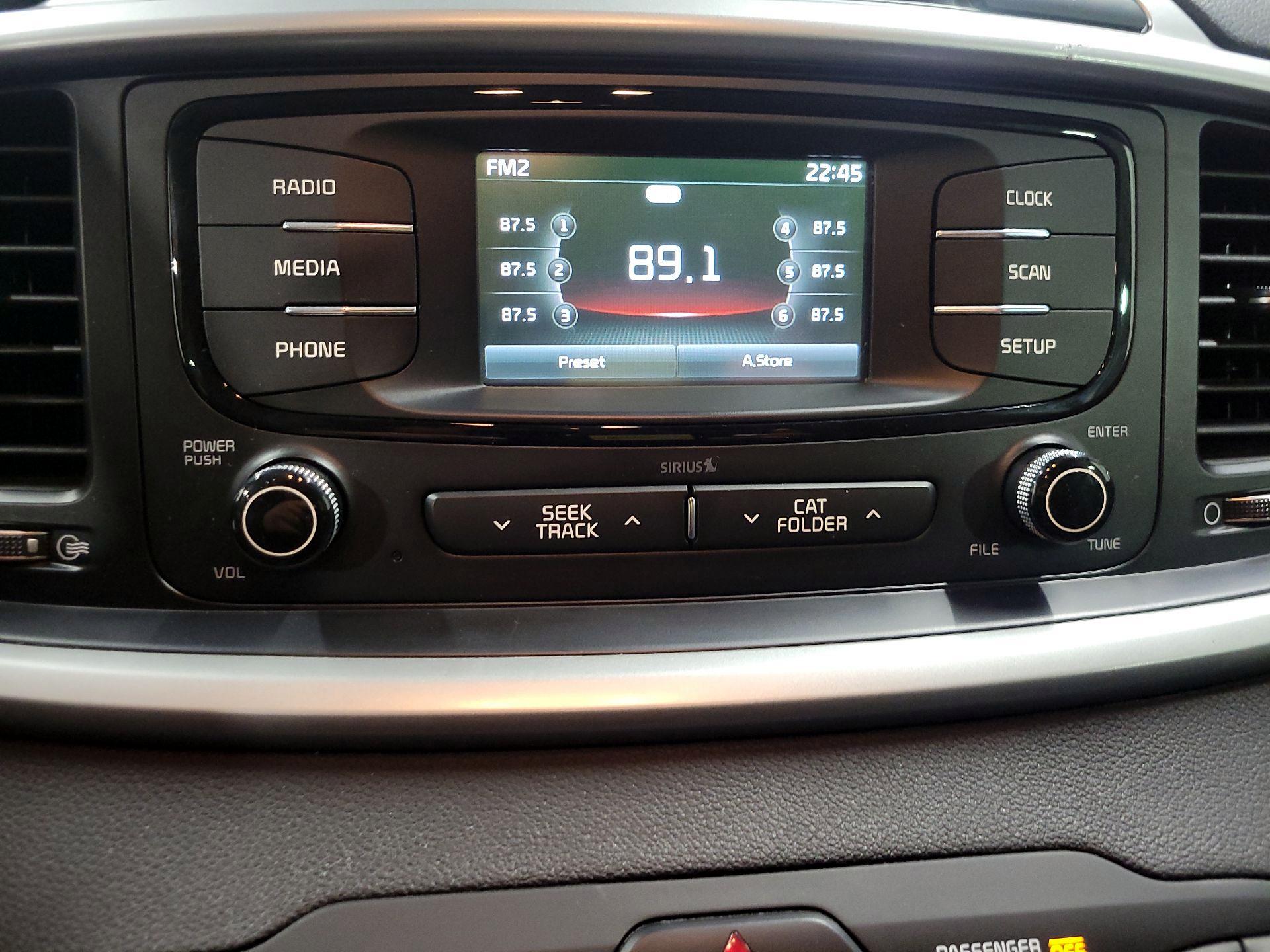 Thumbnail: 2017 Kia Sorento - 15