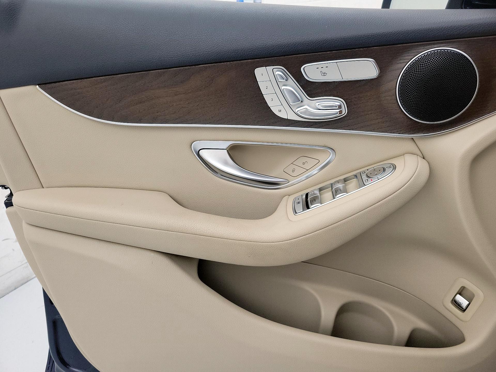 Thumbnail: 2019 Mercedes-Benz GLC - 12
