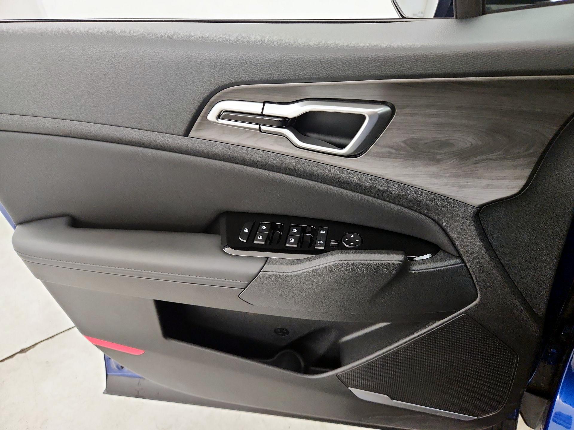 Thumbnail: 2023 Kia Sportage - 12
