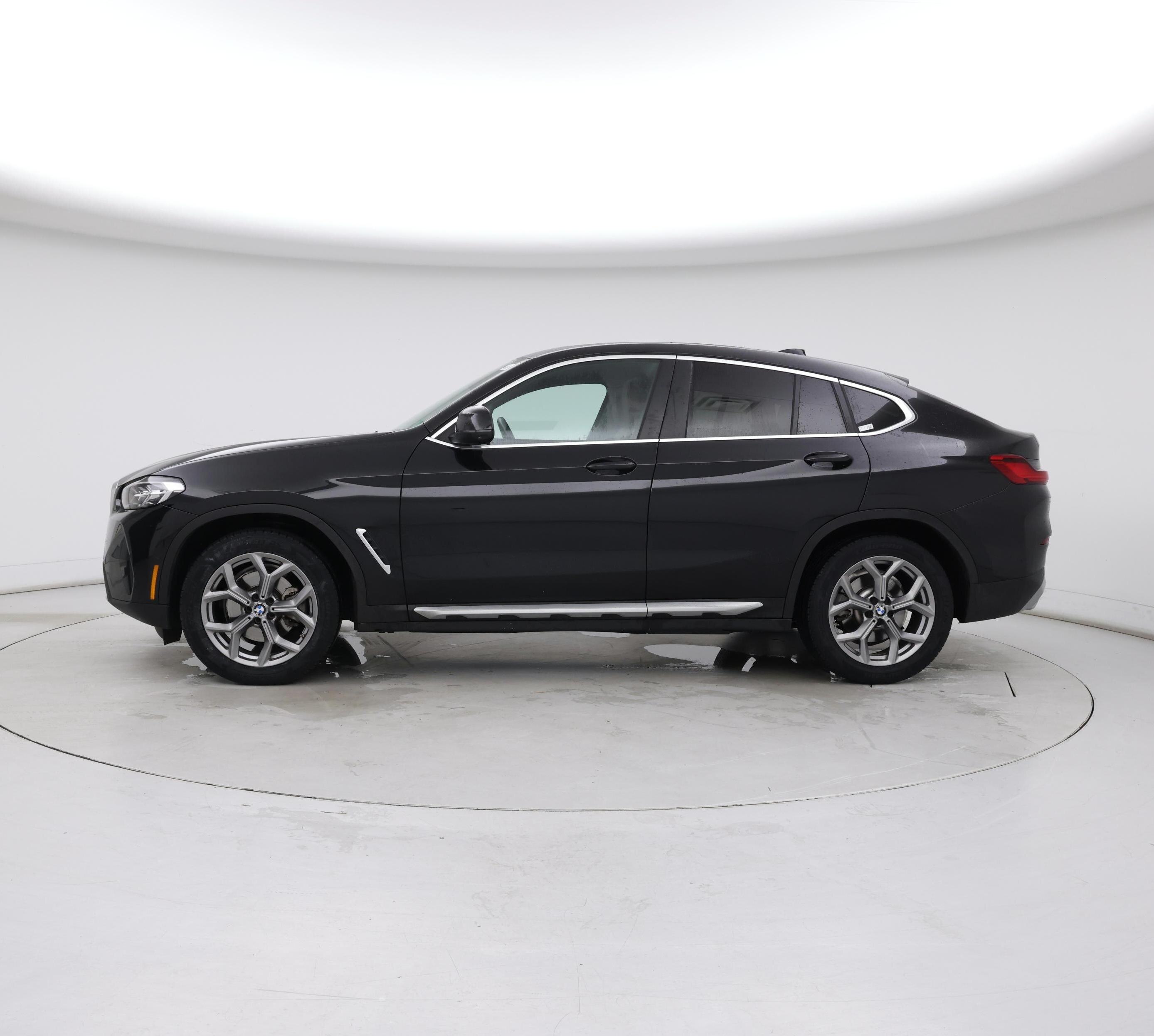 Thumbnail: 2023 BMW X4 - 3