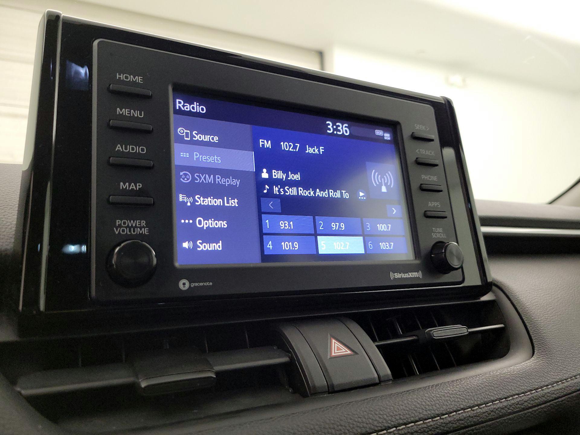 Thumbnail: 2021 Toyota RAV4 - 15