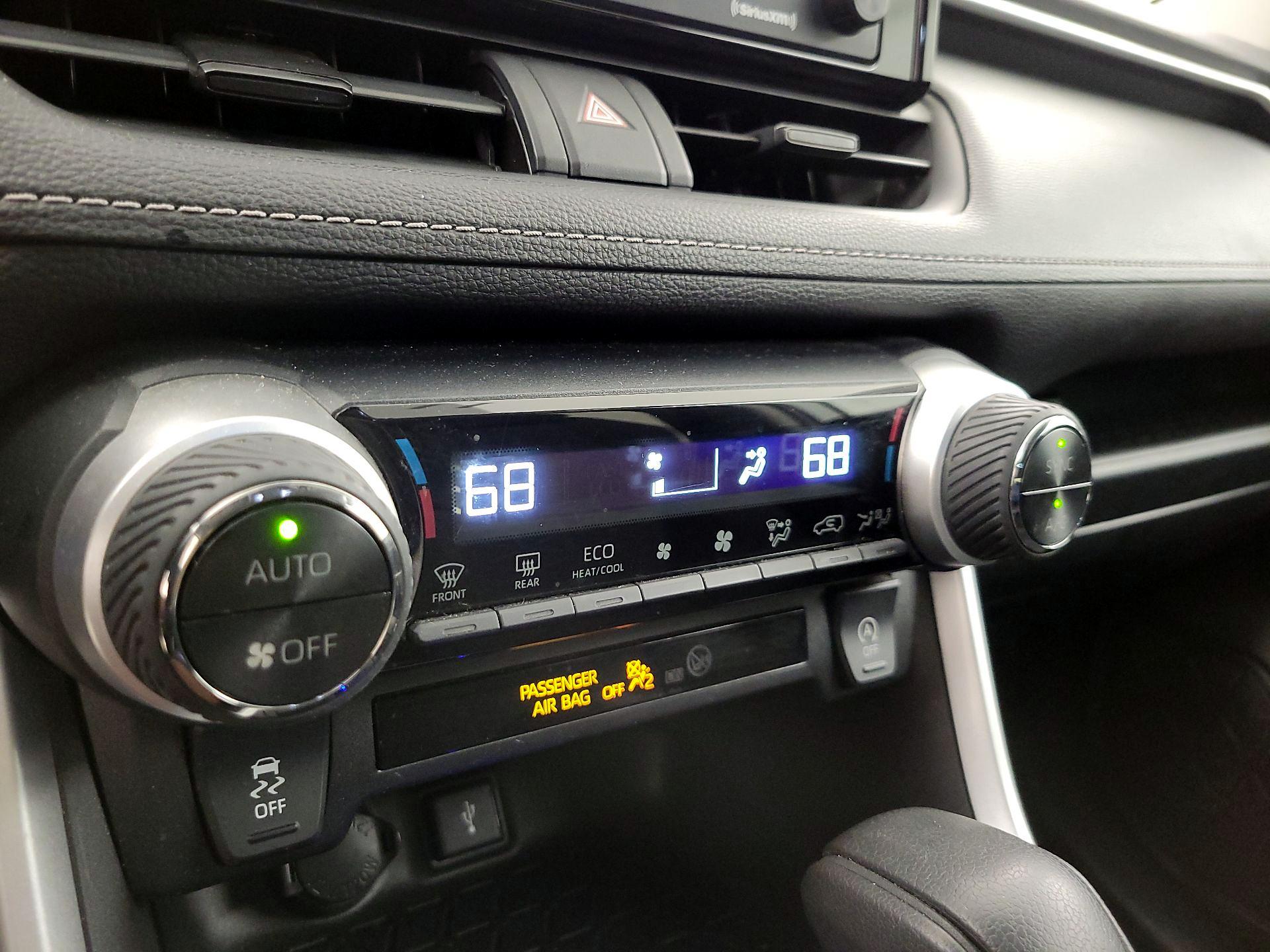 Thumbnail: 2021 Toyota RAV4 - 16