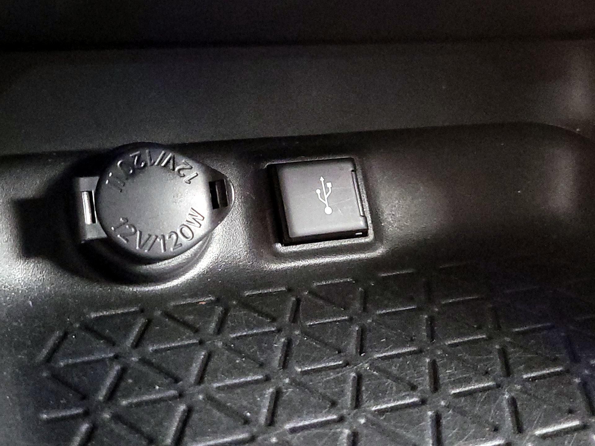 Thumbnail: 2021 Toyota RAV4 - 18