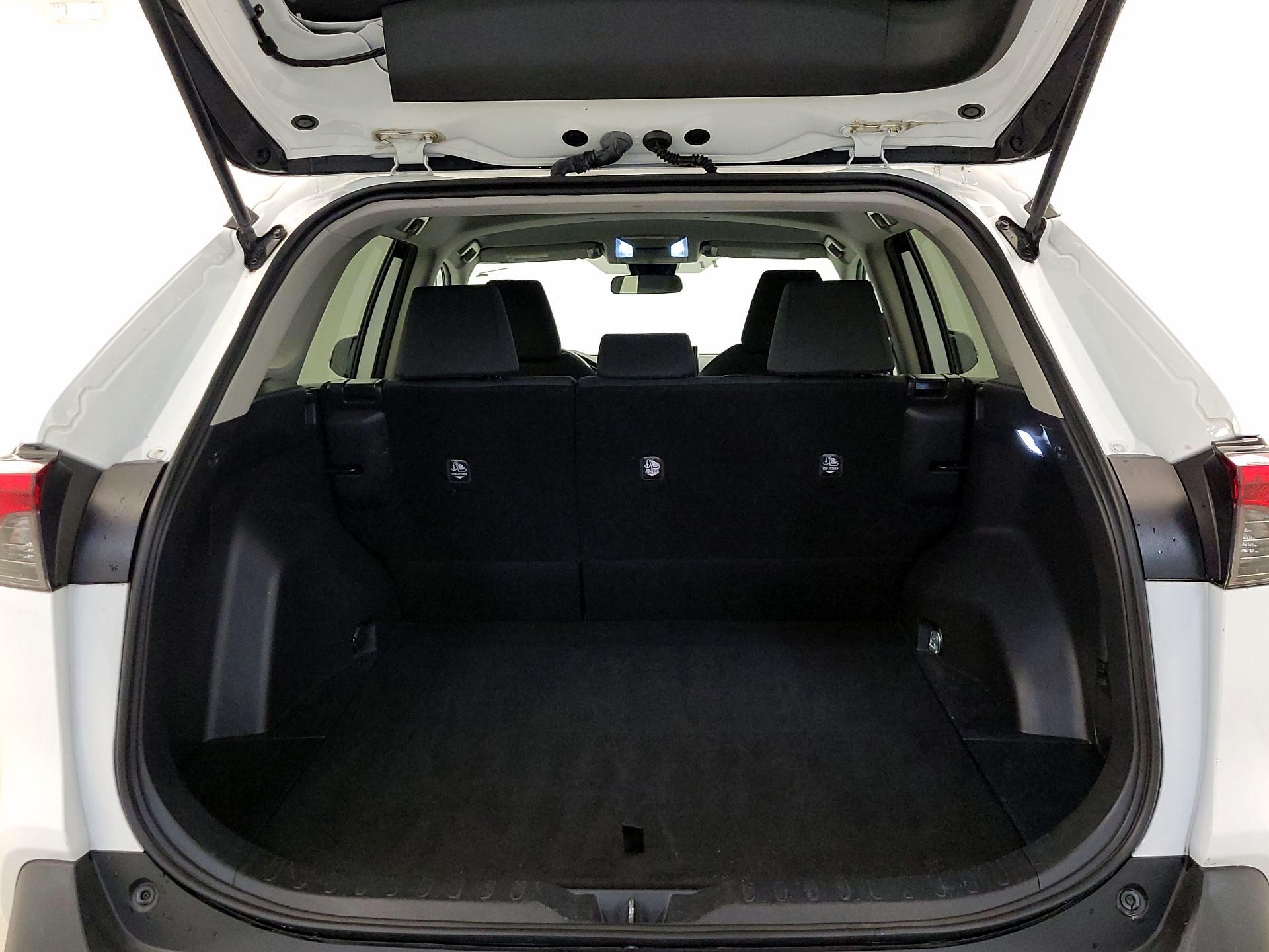 Thumbnail: 2021 Toyota RAV4 - 20