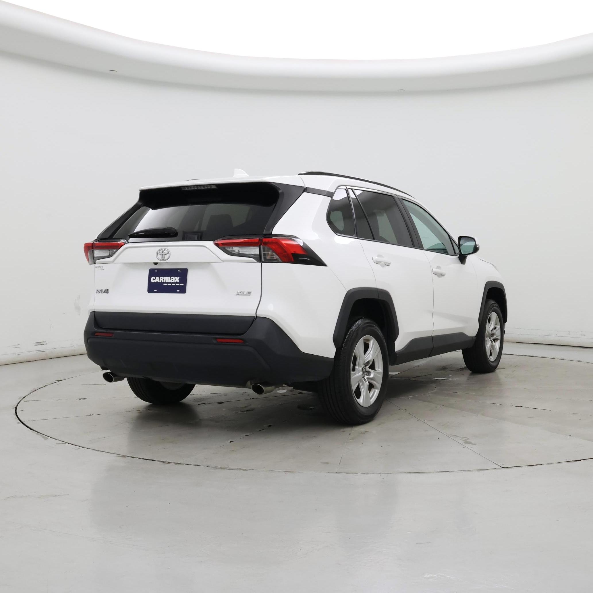 Thumbnail: 2021 Toyota RAV4 - 8
