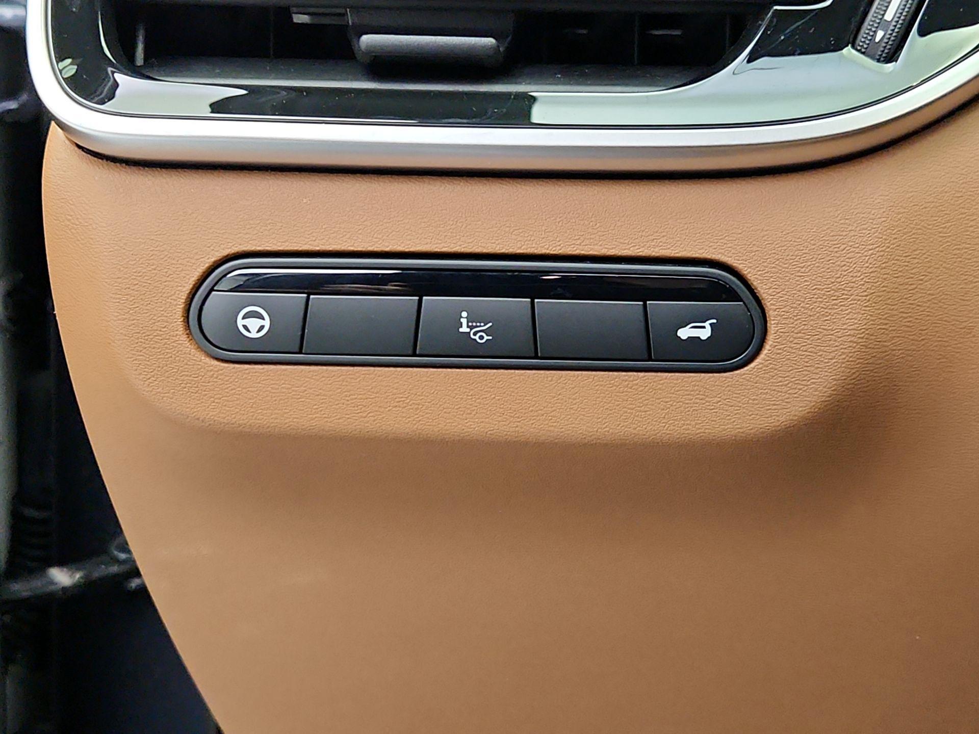 Thumbnail: 2023 INFINITI QX60 - 13