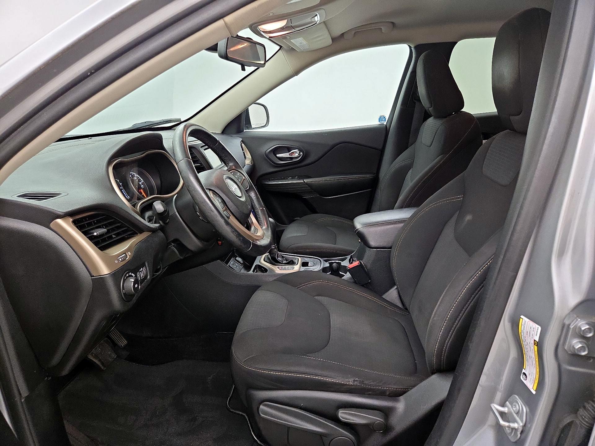 Thumbnail: 2016 Jeep Cherokee - 11