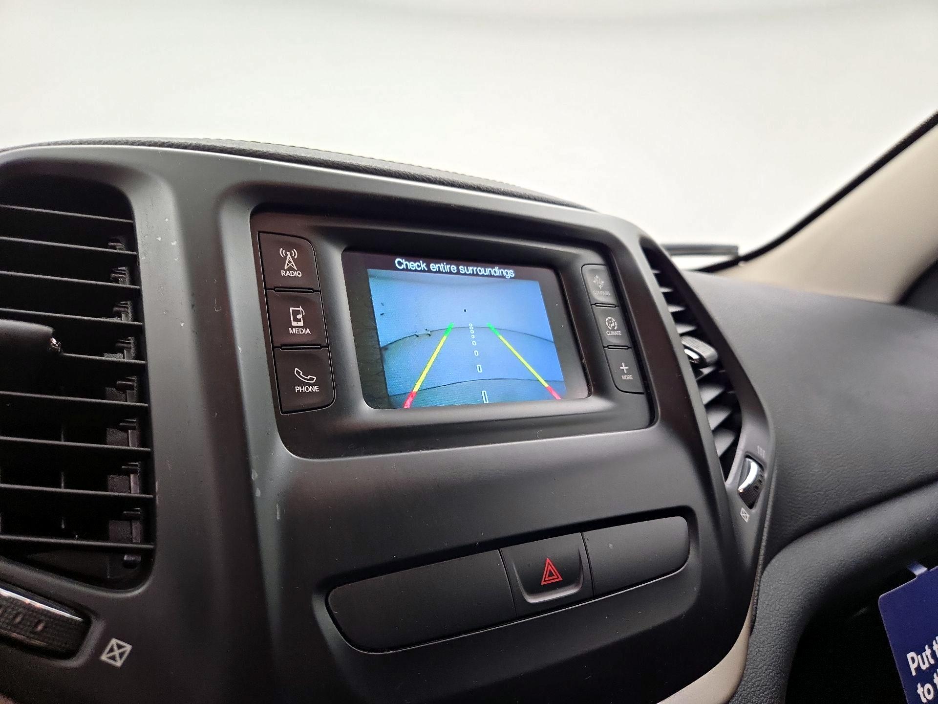 Thumbnail: 2016 Jeep Cherokee - 15