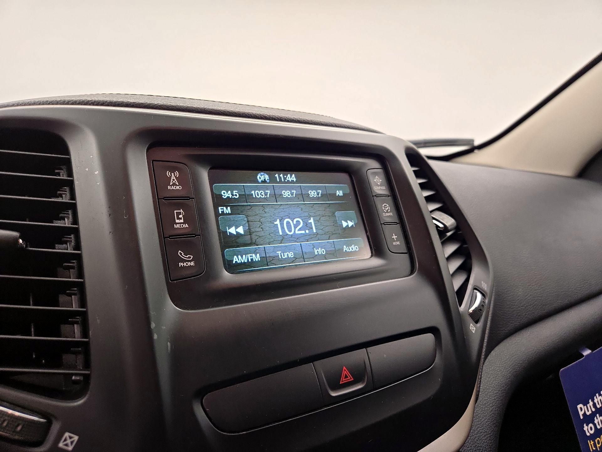 Thumbnail: 2016 Jeep Cherokee - 16