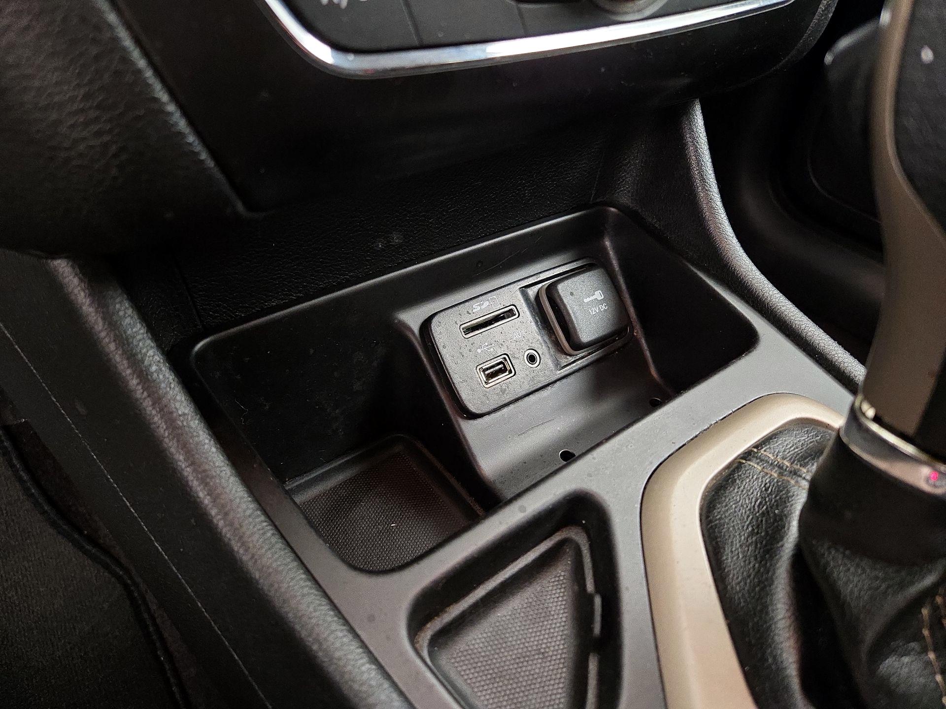 Thumbnail: 2016 Jeep Cherokee - 19