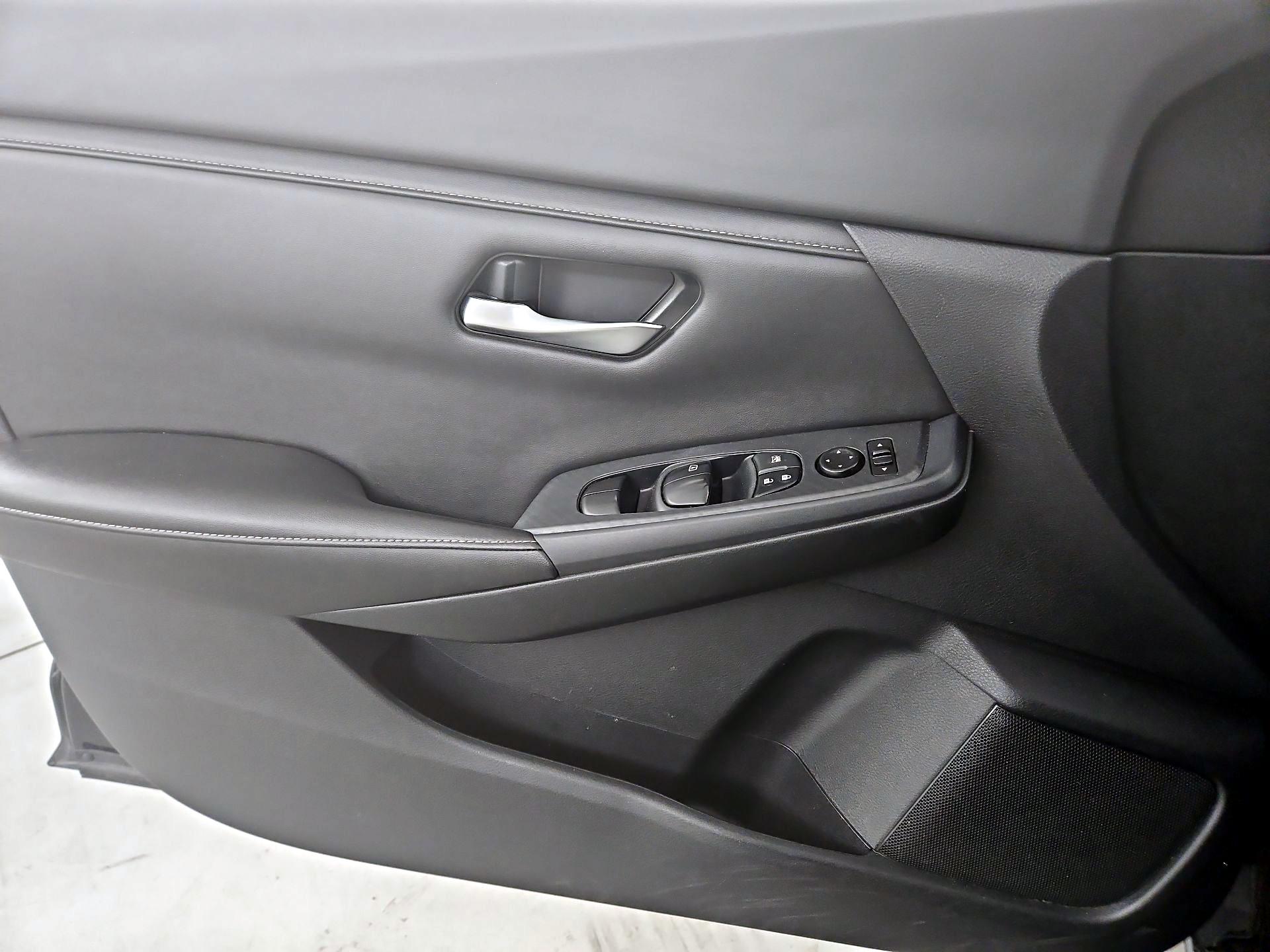 Thumbnail: 2023 Nissan Sentra - 12