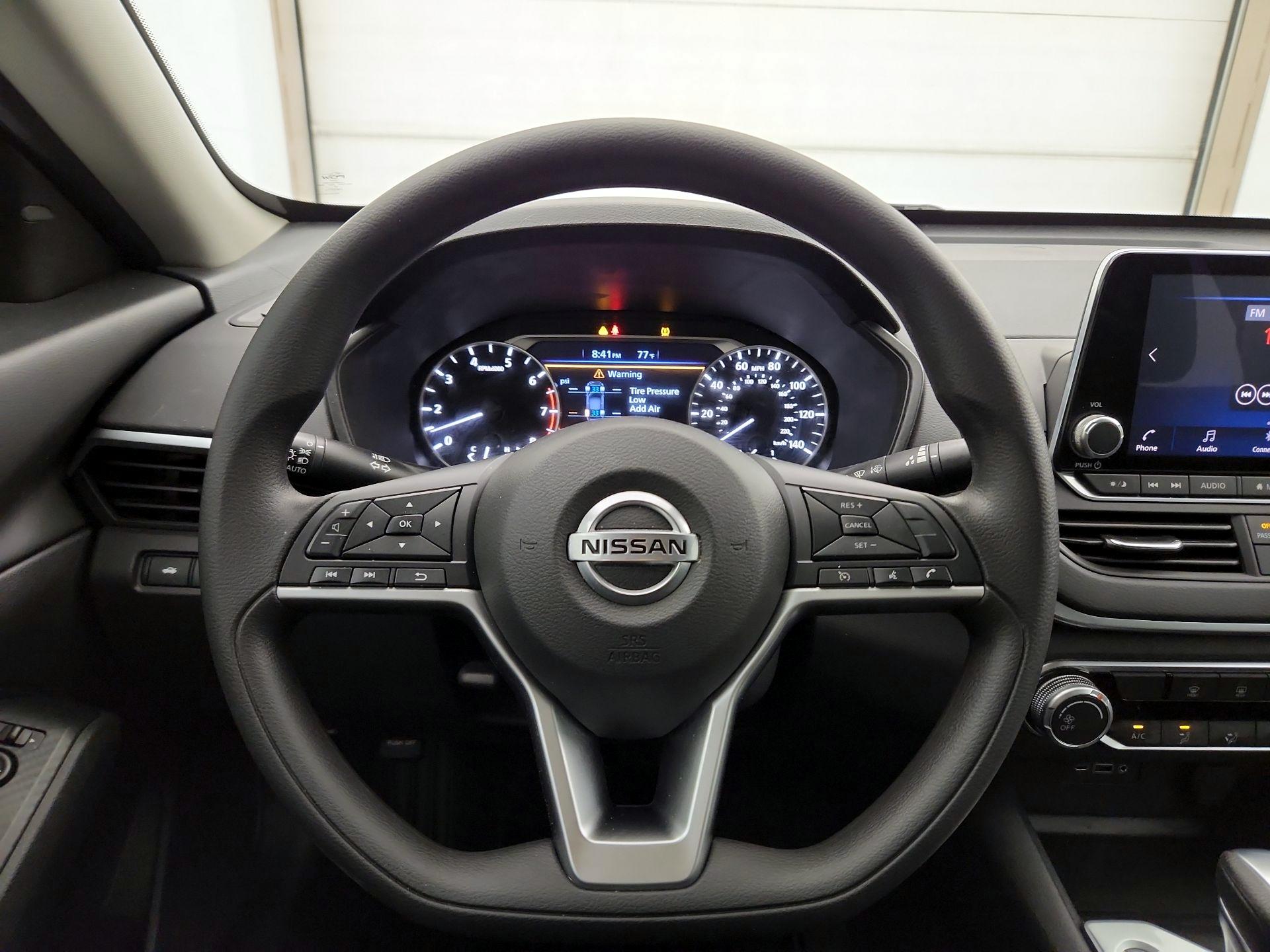 Thumbnail: 2022 Nissan Altima - 10
