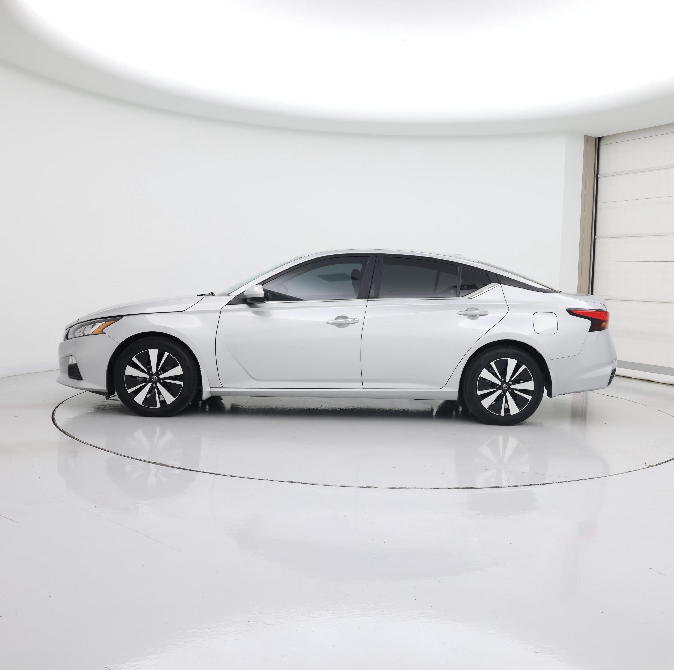 Thumbnail: 2022 Nissan Altima - 3
