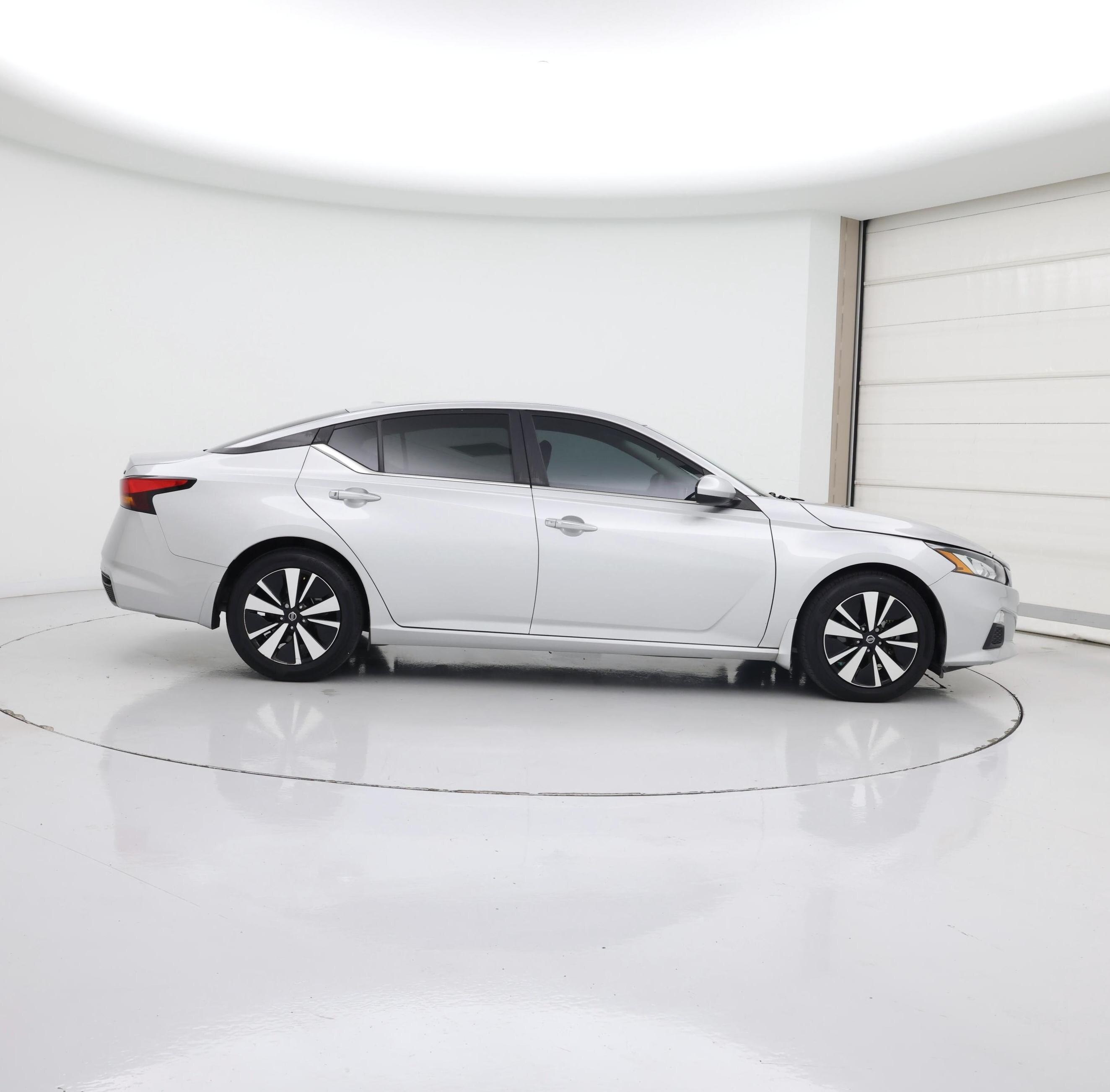 Thumbnail: 2022 Nissan Altima - 7
