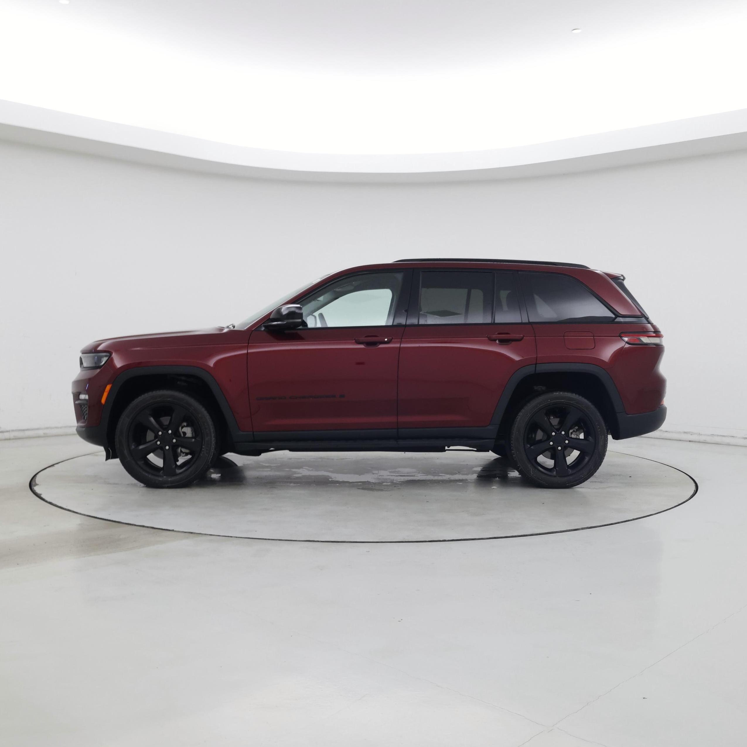 Thumbnail: 2023 Jeep Grand Cherokee - 3