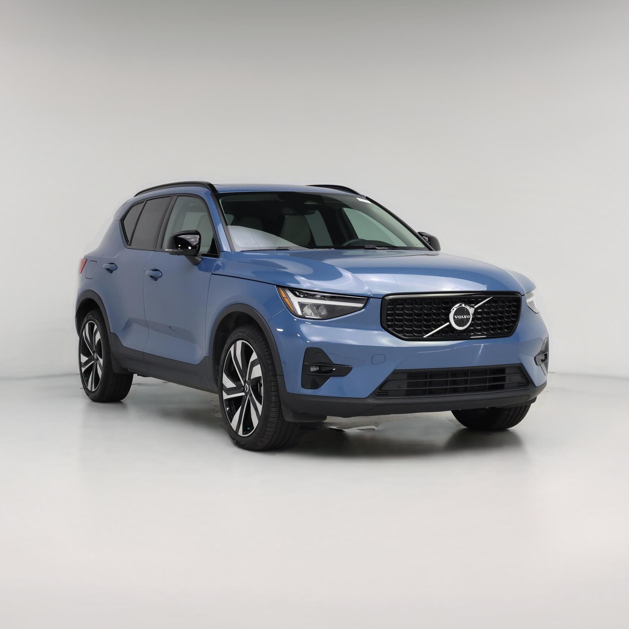 Thumbnail: 2023 Volvo XC40 - 1