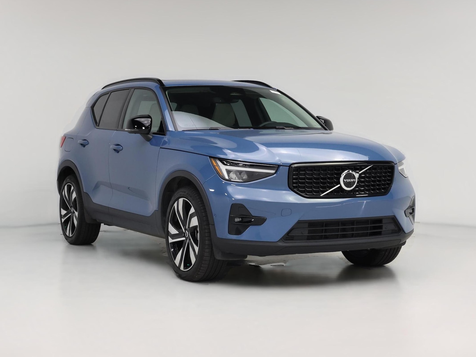 2023 Volvo XC40 Plus
