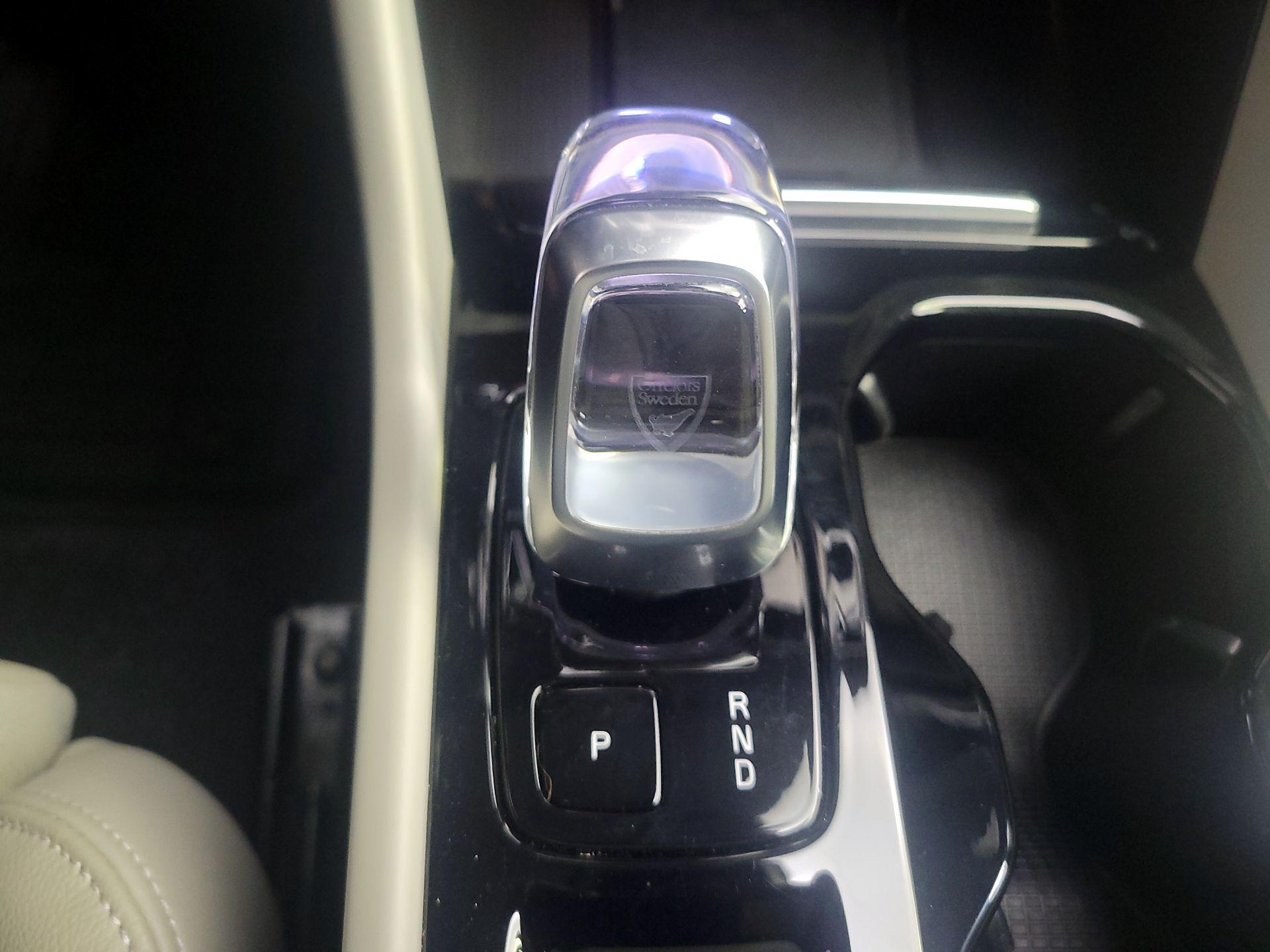 Thumbnail: 2023 Volvo XC40 - 17