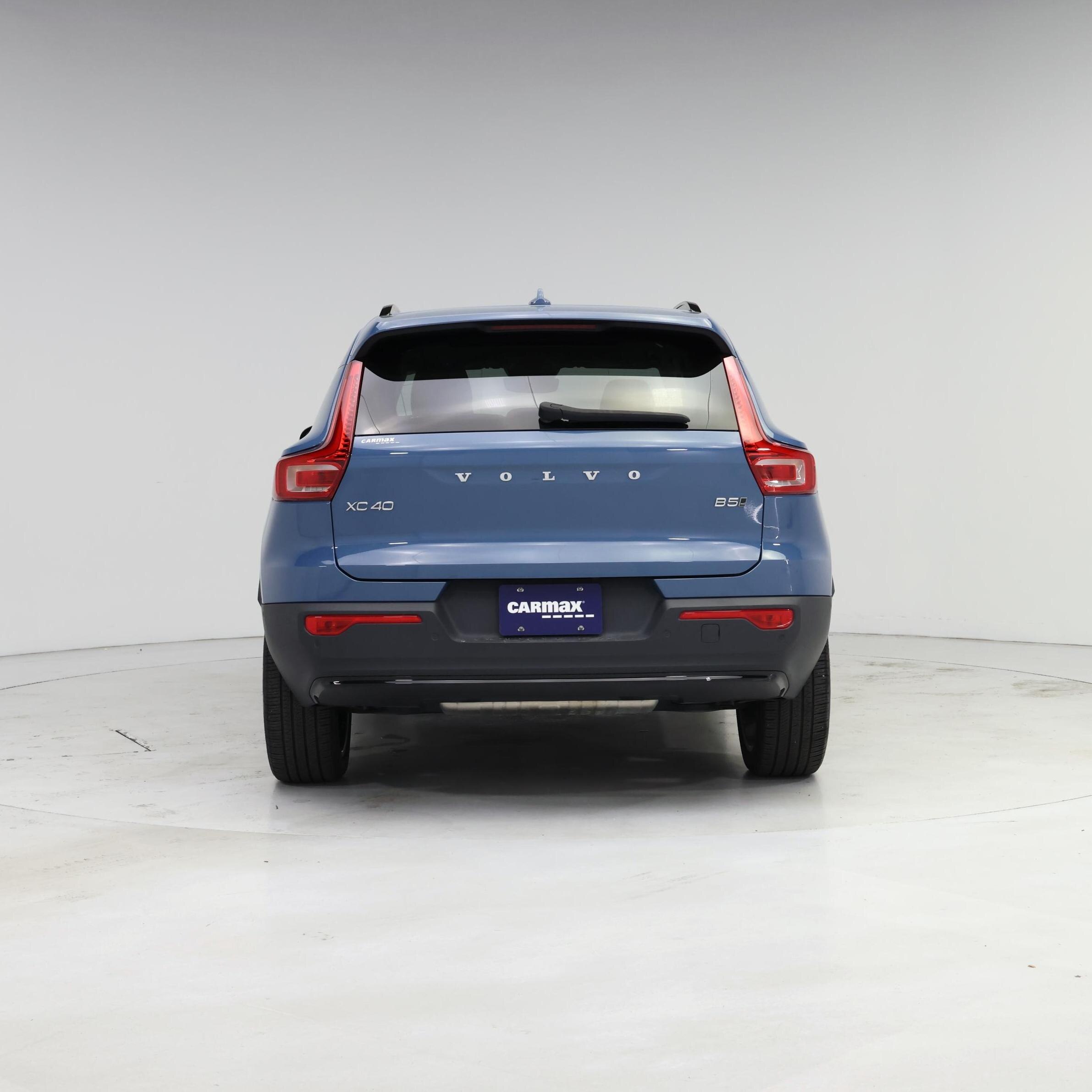 Thumbnail: 2023 Volvo XC40 - 6