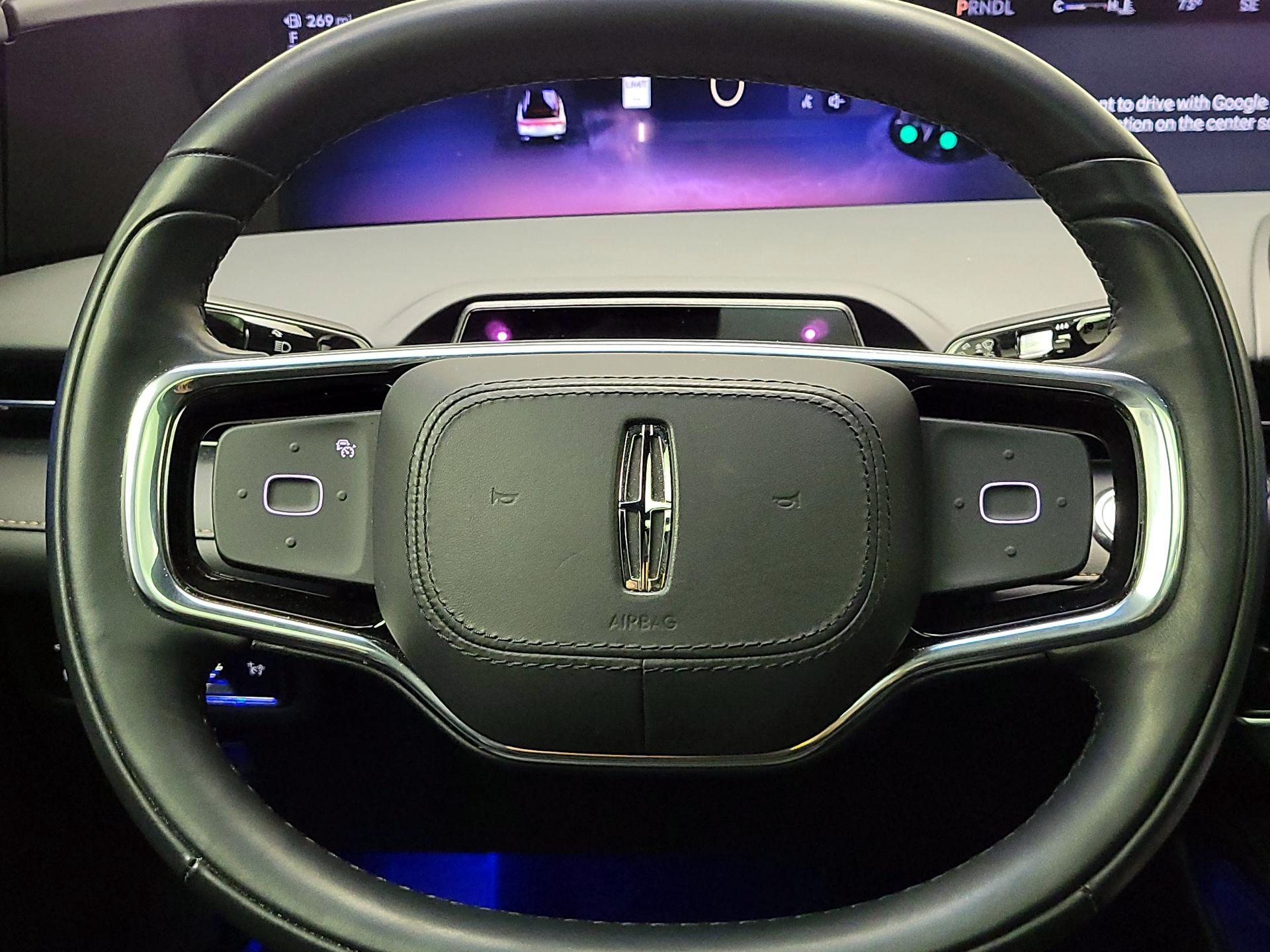 Thumbnail: 2024 Lincoln Nautilus - 10