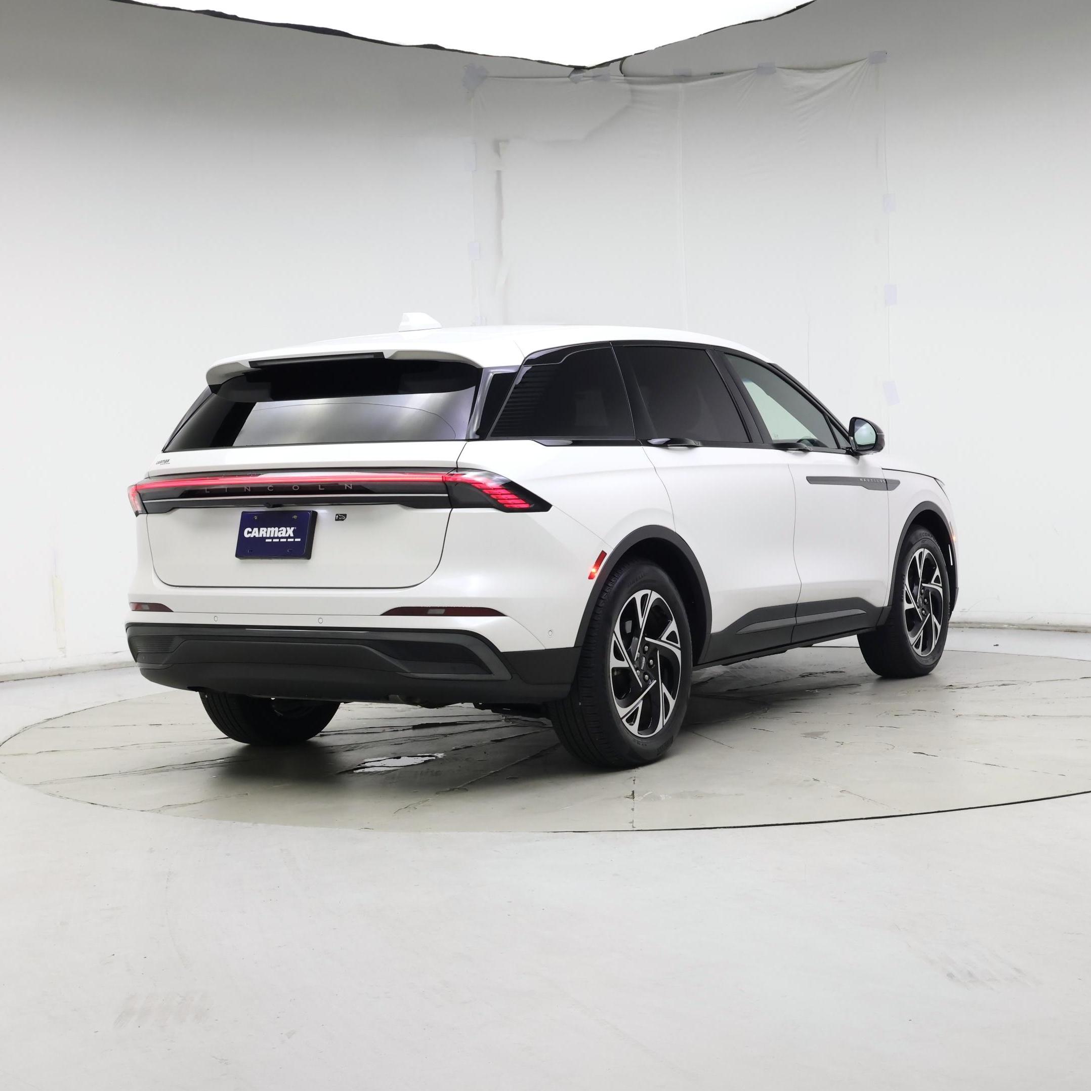 Thumbnail: 2024 Lincoln Nautilus - 8