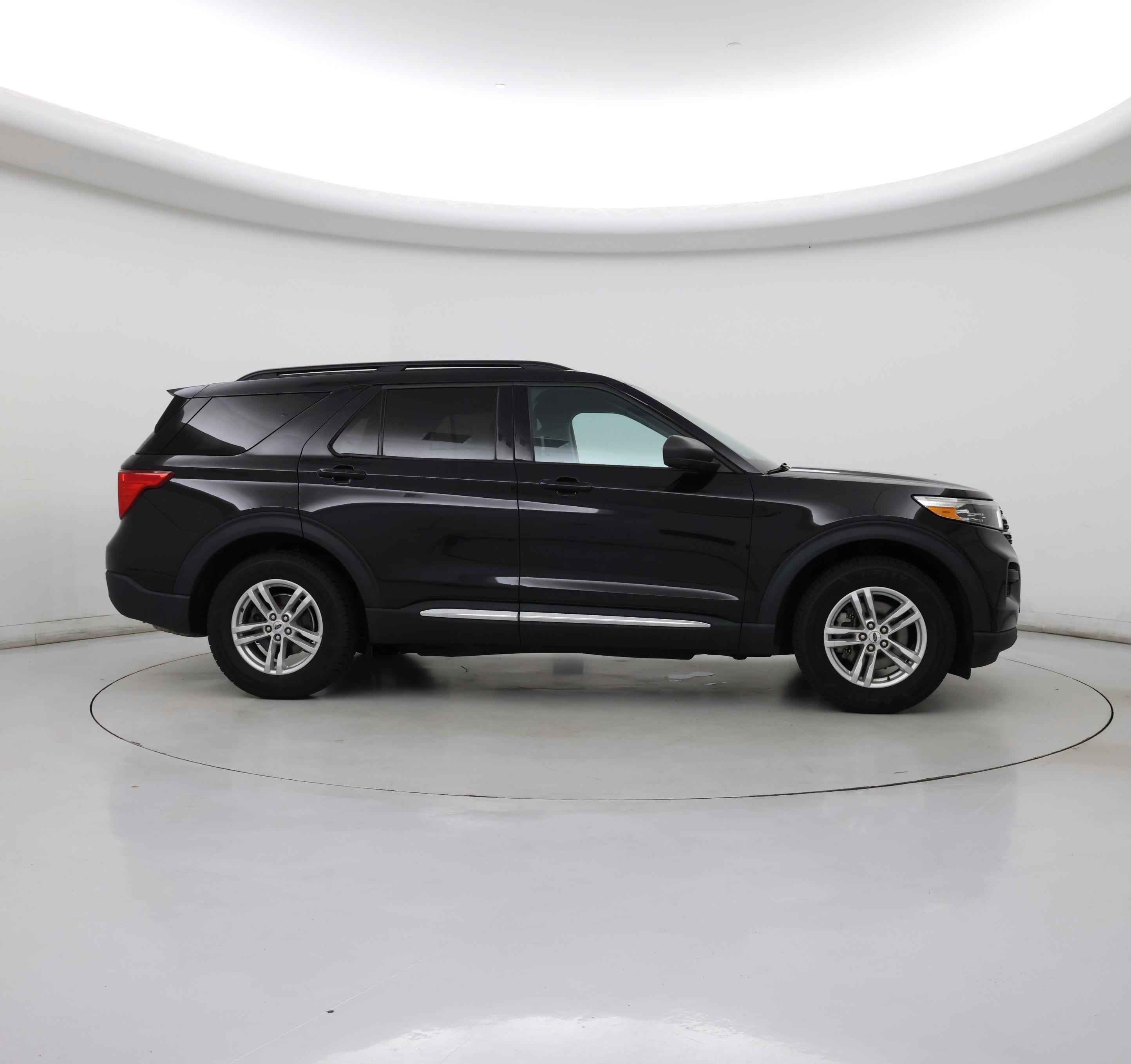 Thumbnail: 2022 Ford Explorer - 7