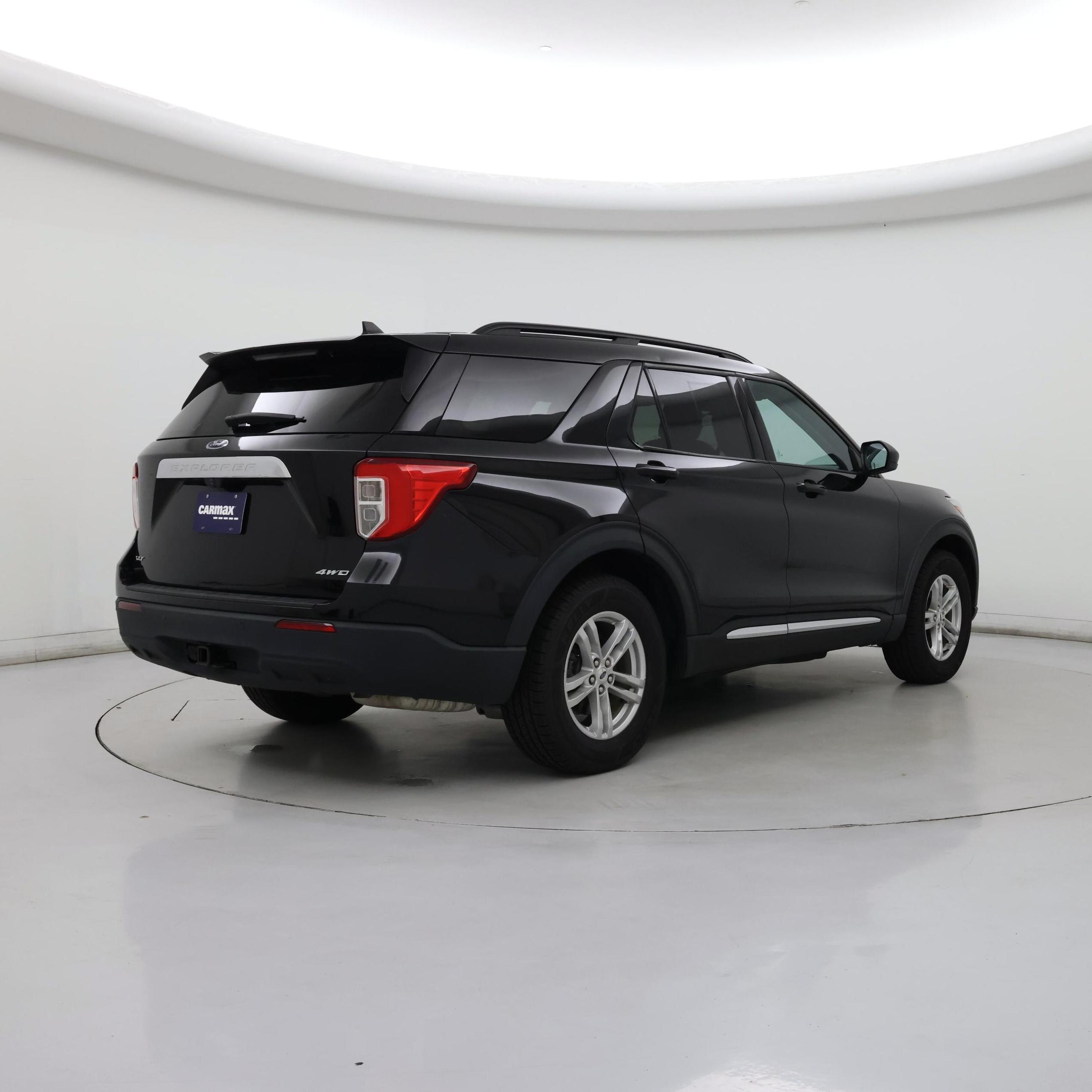 Thumbnail: 2022 Ford Explorer - 8